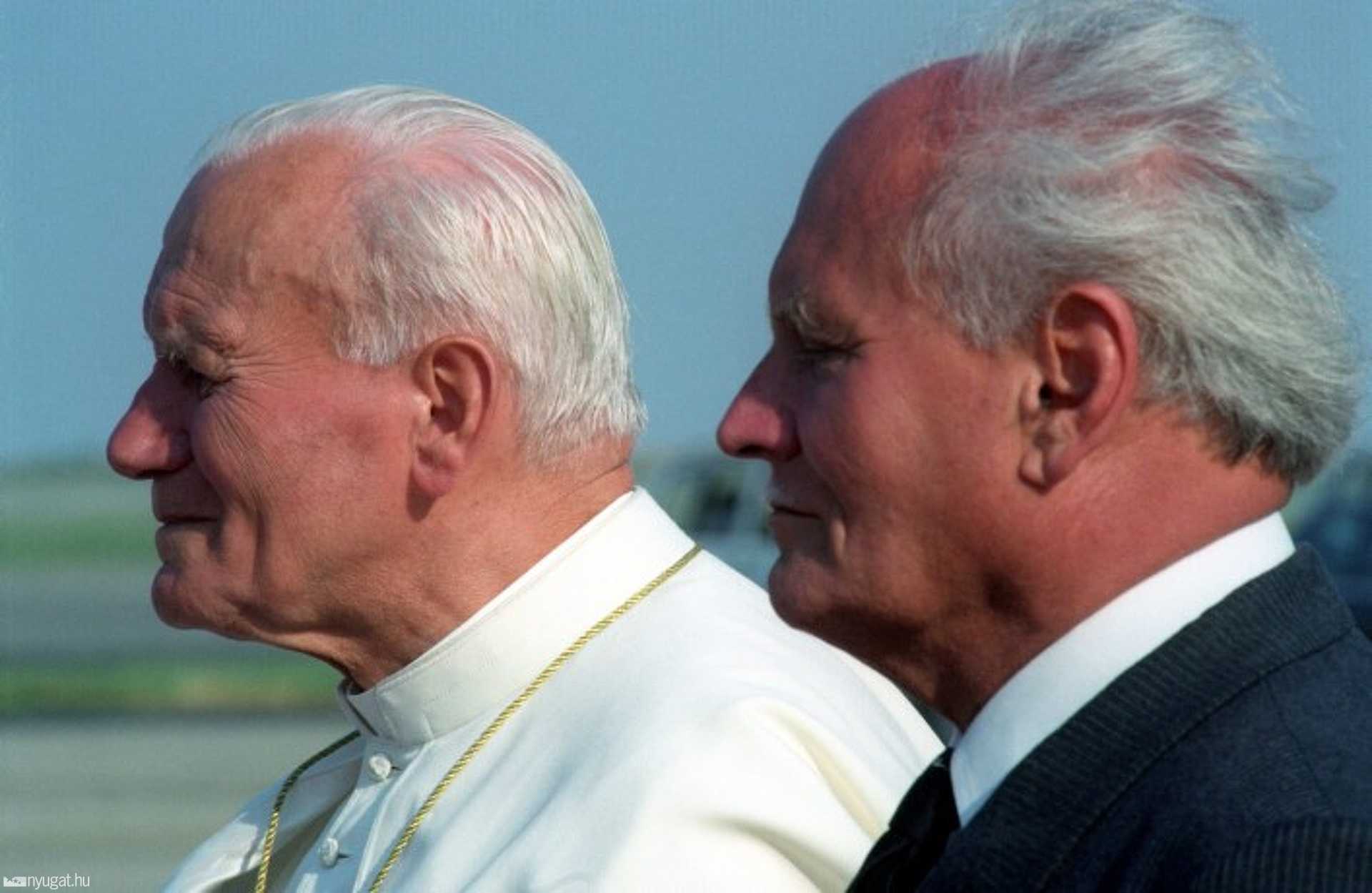 1991. augusztus 20. II. János Pál pápától búcsúzik Göncz Árpád a Ferihegyi repülőtéren 