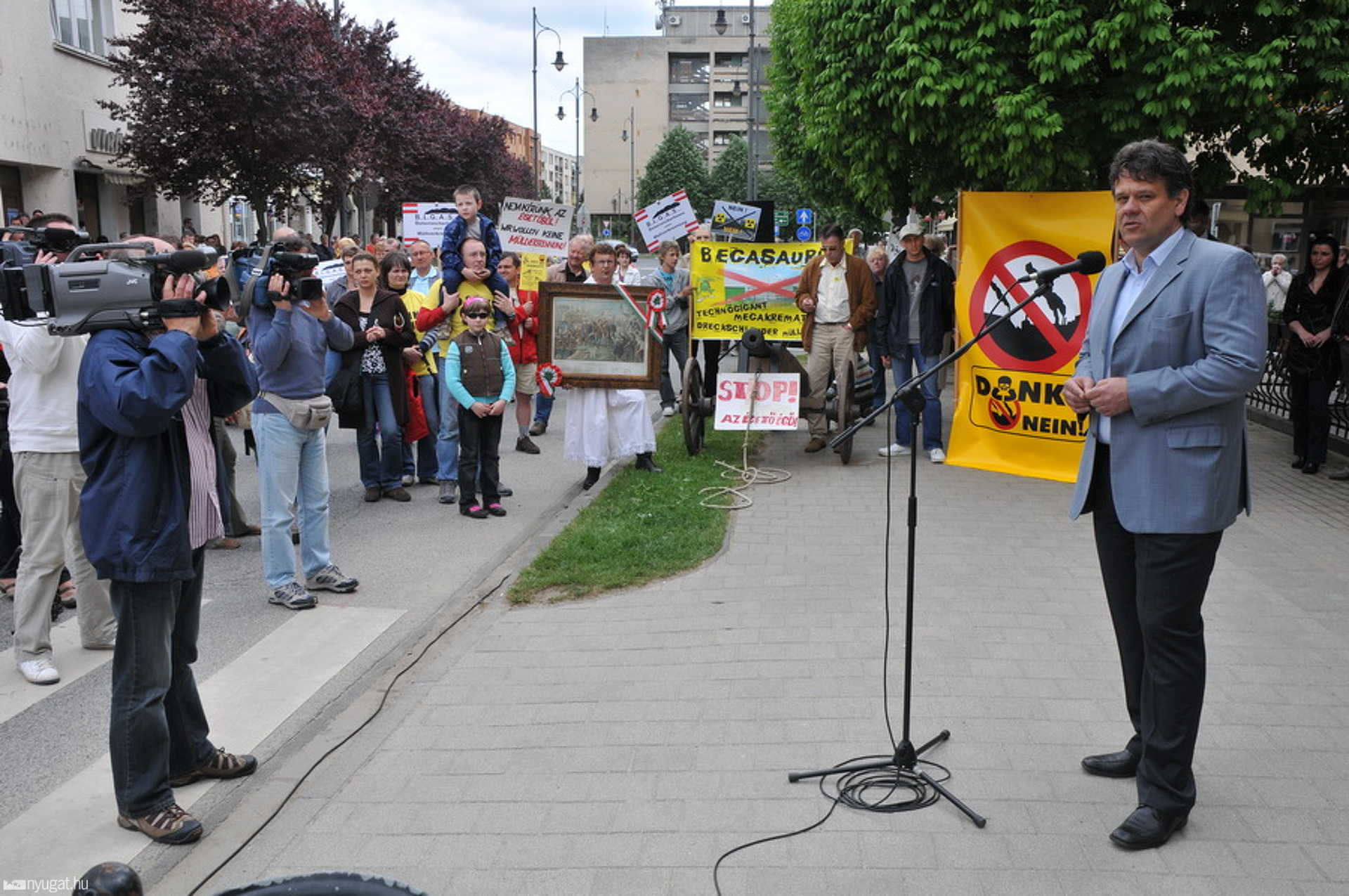 A polgármester azt kérte, hogy ne süssék el az ágyúkat