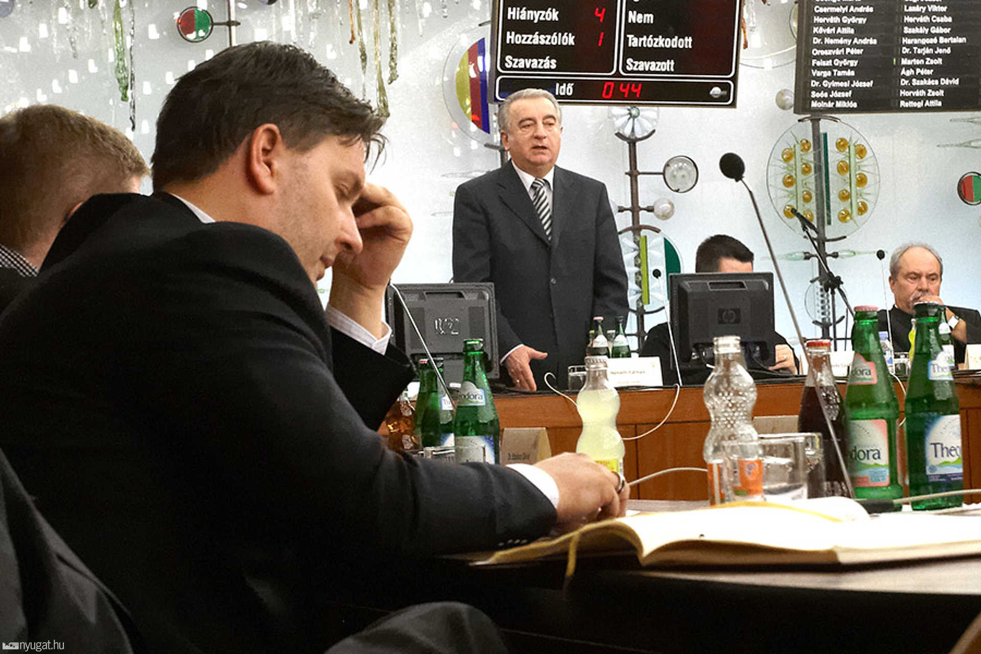 Rendkívüli közgyűlés