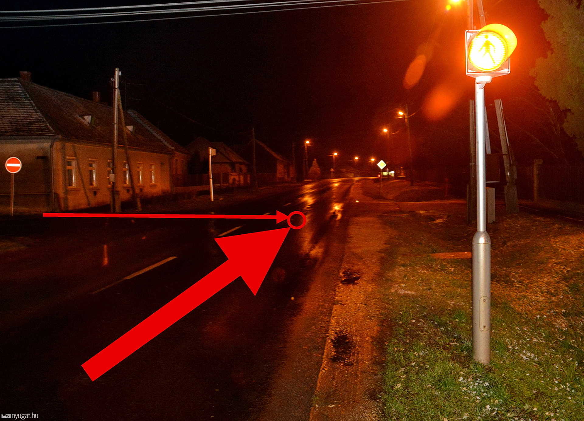 Az idős asszony már majdnem átért az úton