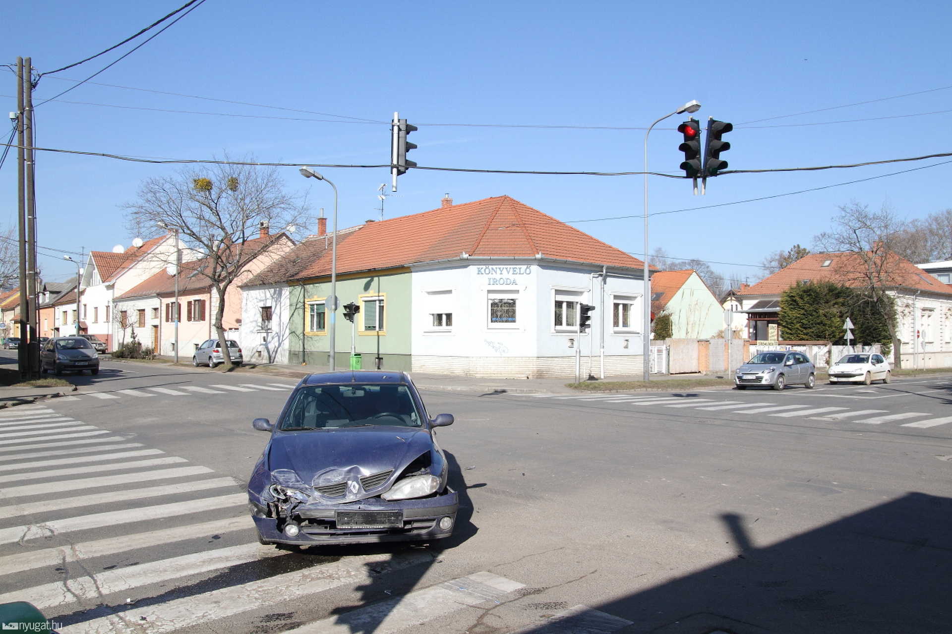 Terepjáró és személyautó ütközött Szombathelyen