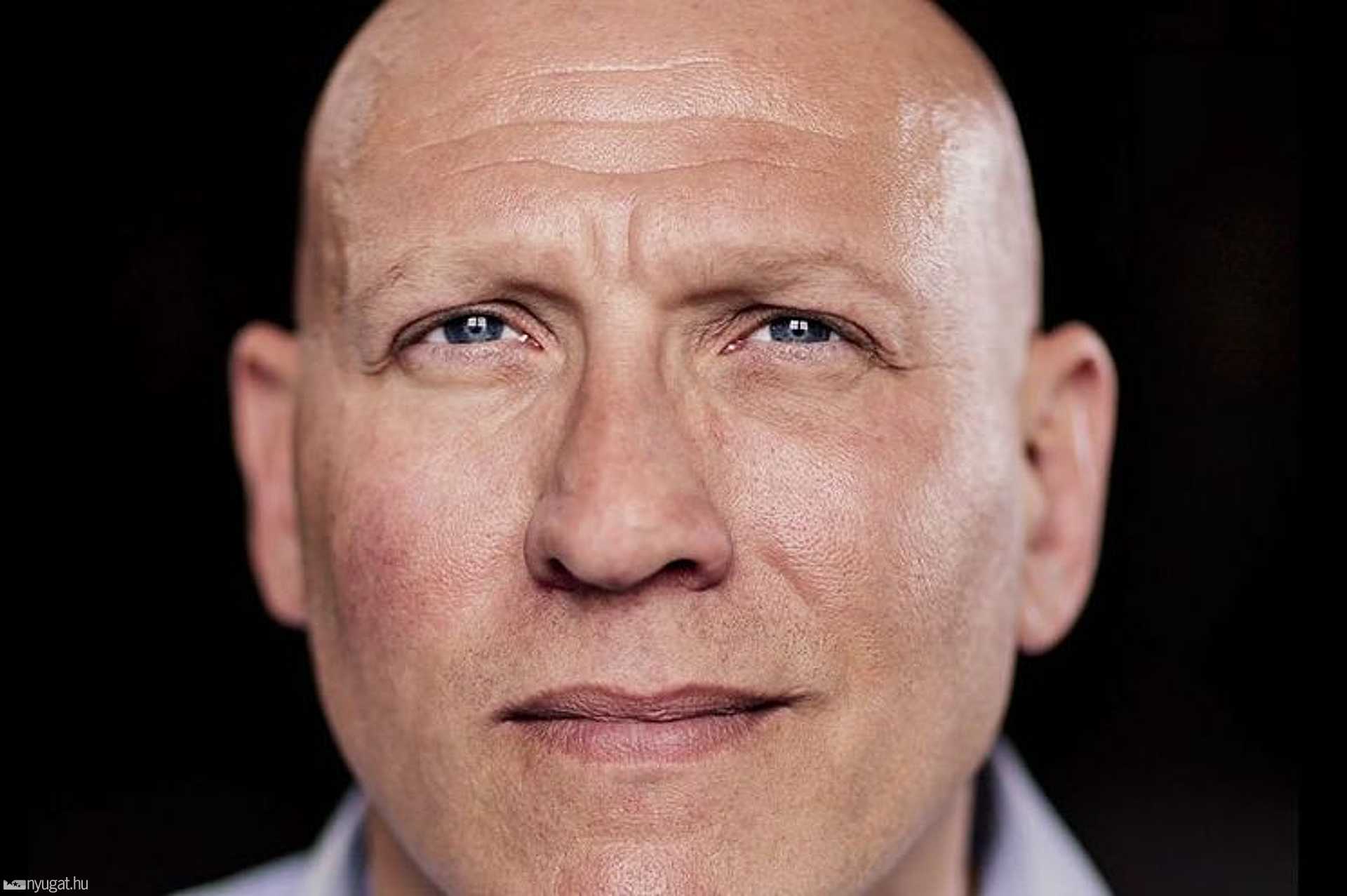 Hat fotós egy alany