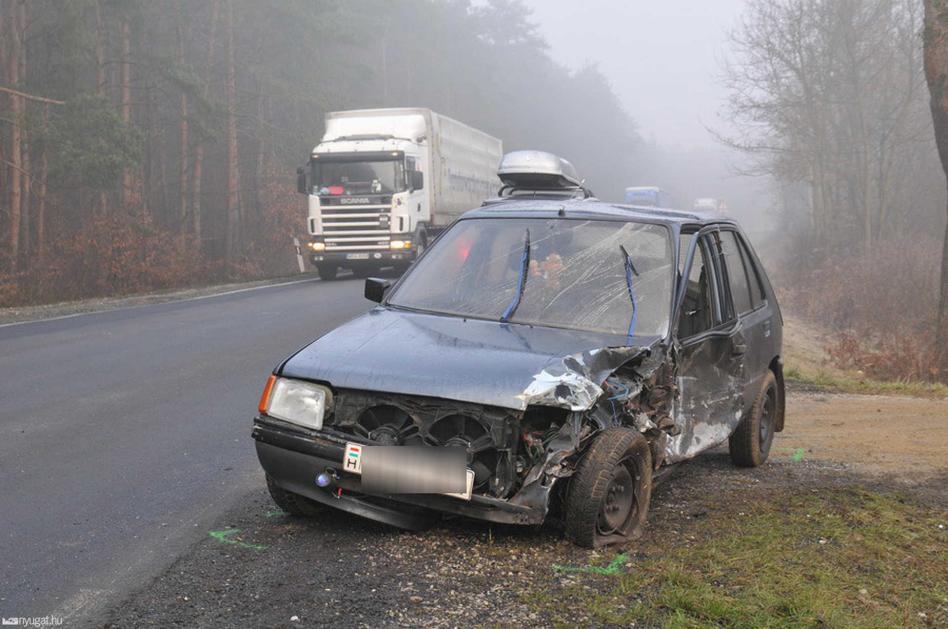 A jeges ablak miatt hajtott kamionnak a sofőr