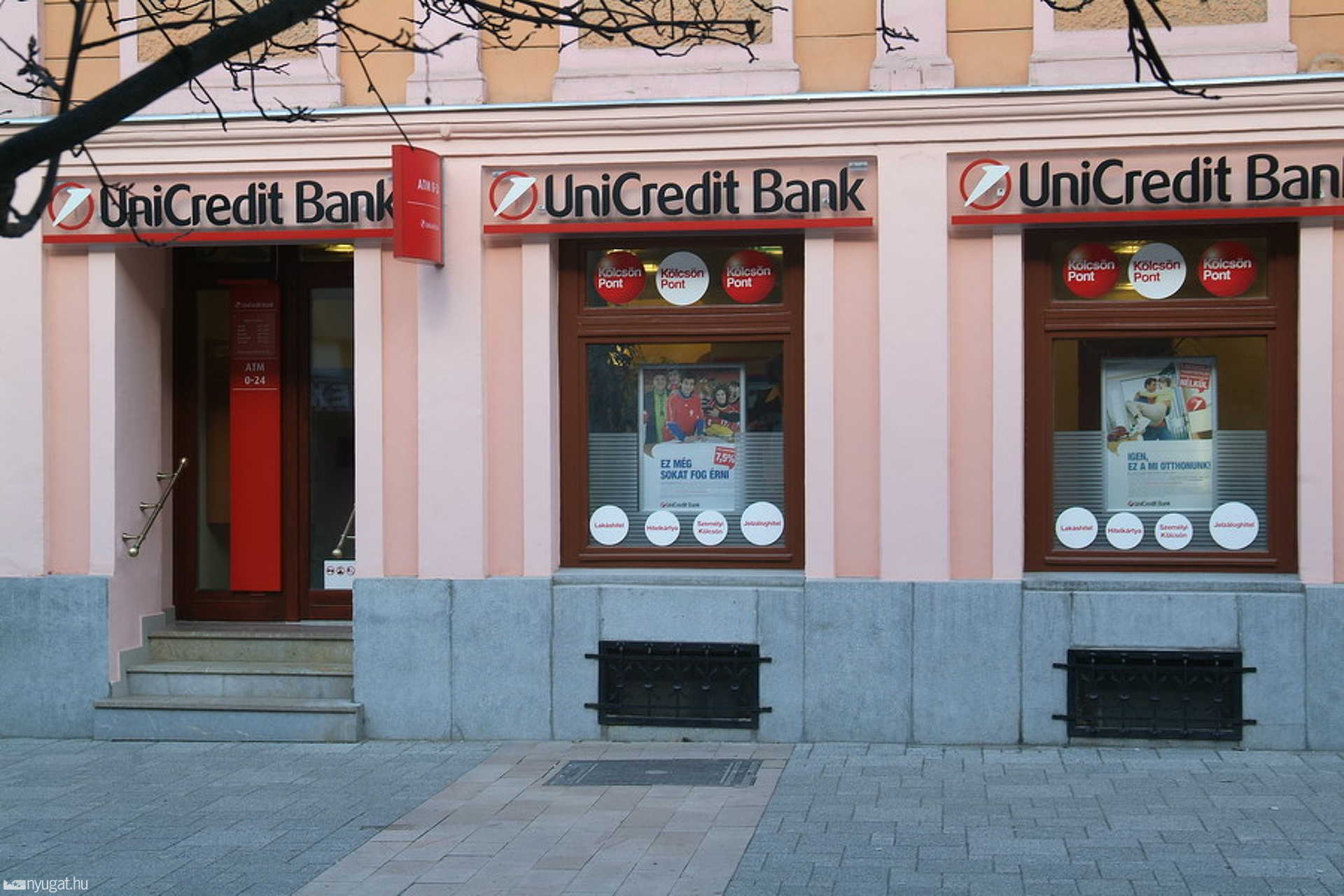 Lépcsőn is lerángatták volna az automatát