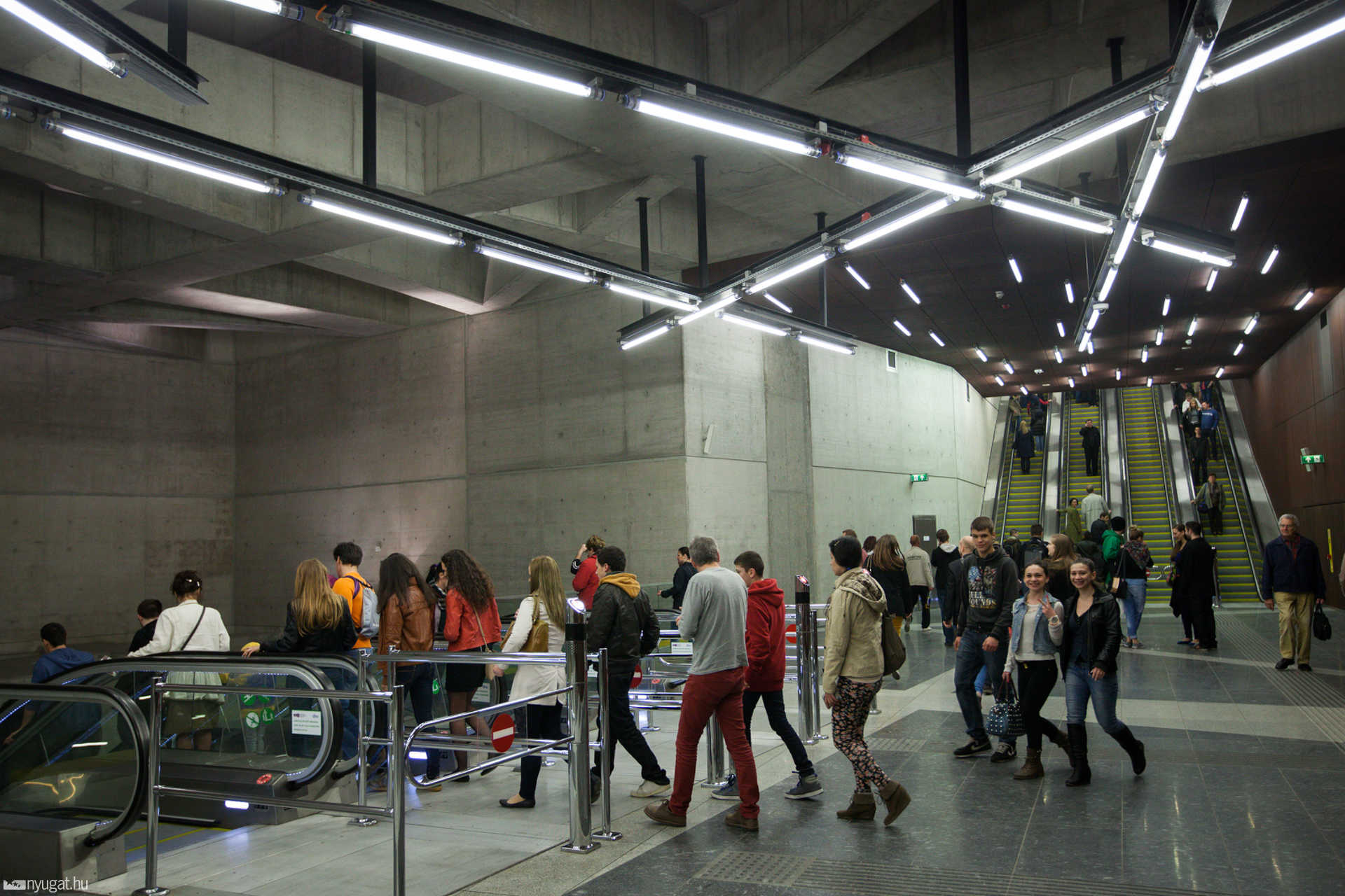 4-es metró az átadás napján