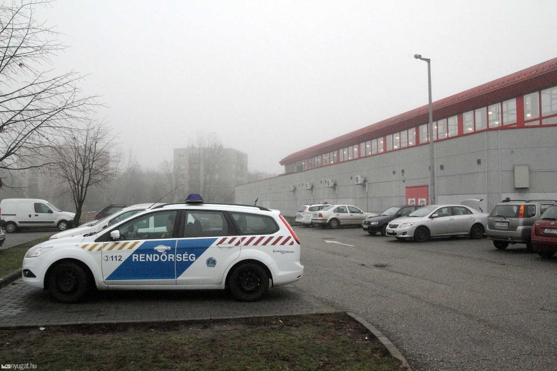 Kiraboltak egy ékszerüzletet Szombathelyen