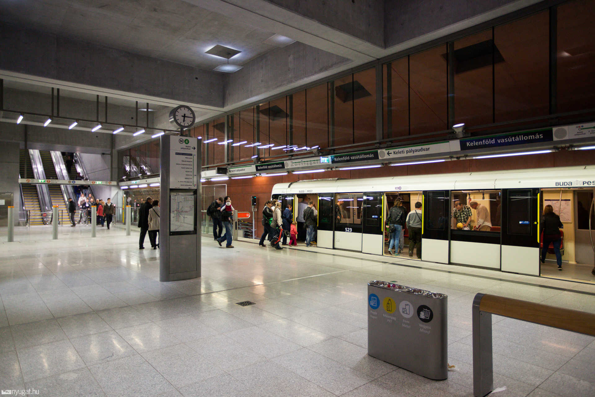 4-es metró az átadás napján