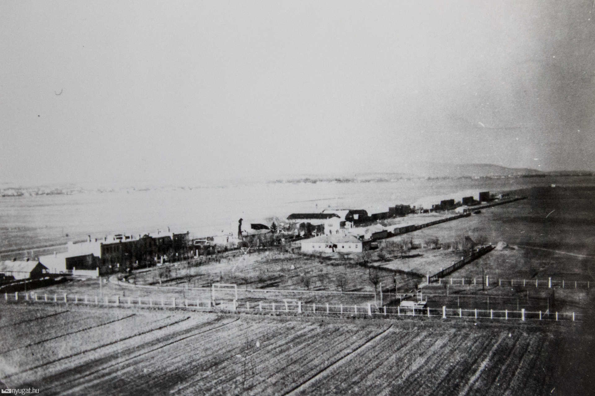Feltehetően 1929. után és 1936. előtt készült légifelvétel az "A" repülőtérről