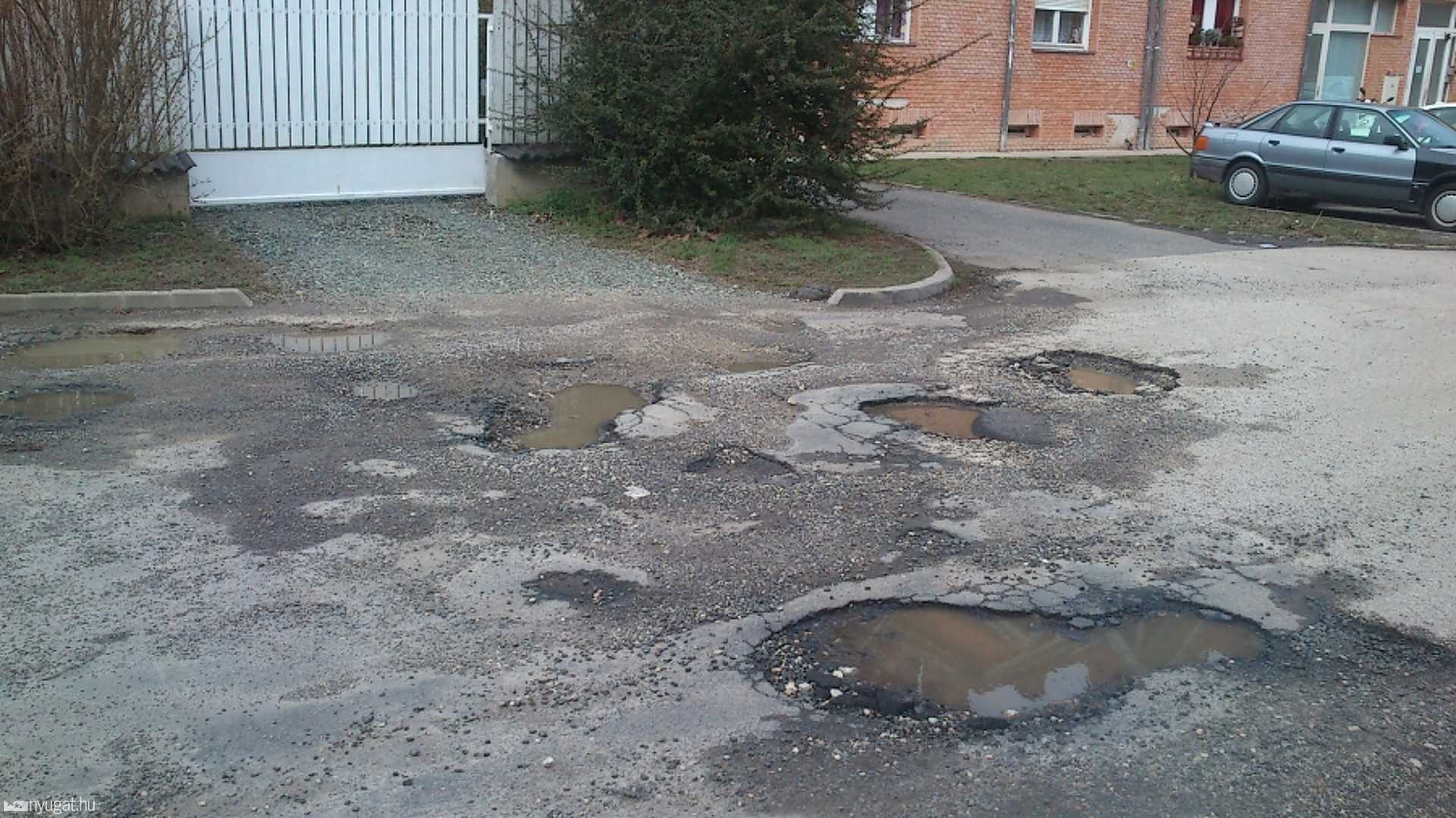 A Jászi Oszkár utcában és a Margaréta gyógyszertárnál