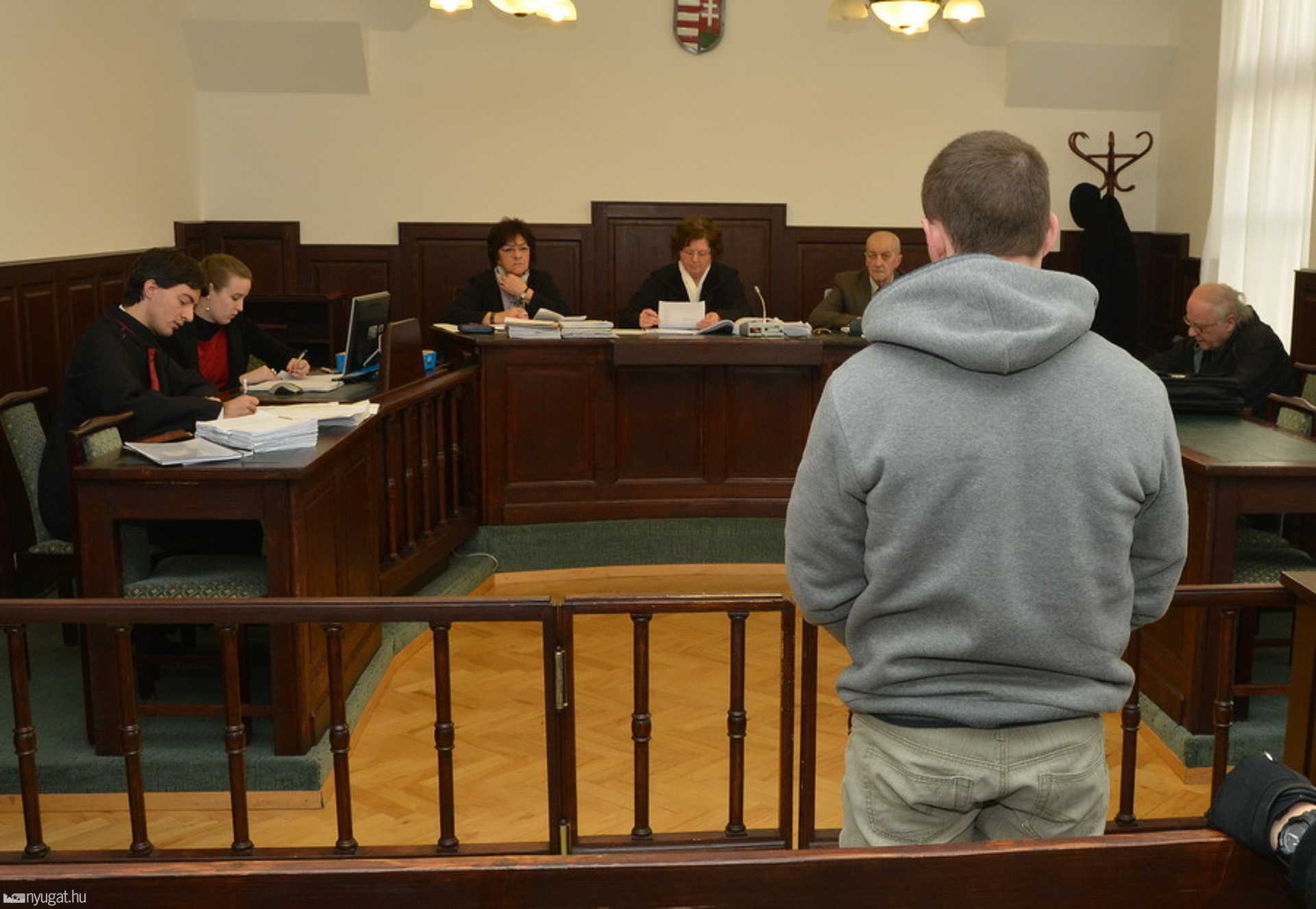 Megkezdődött a gyerekeket és nőket molesztáló férfi tárgyalása