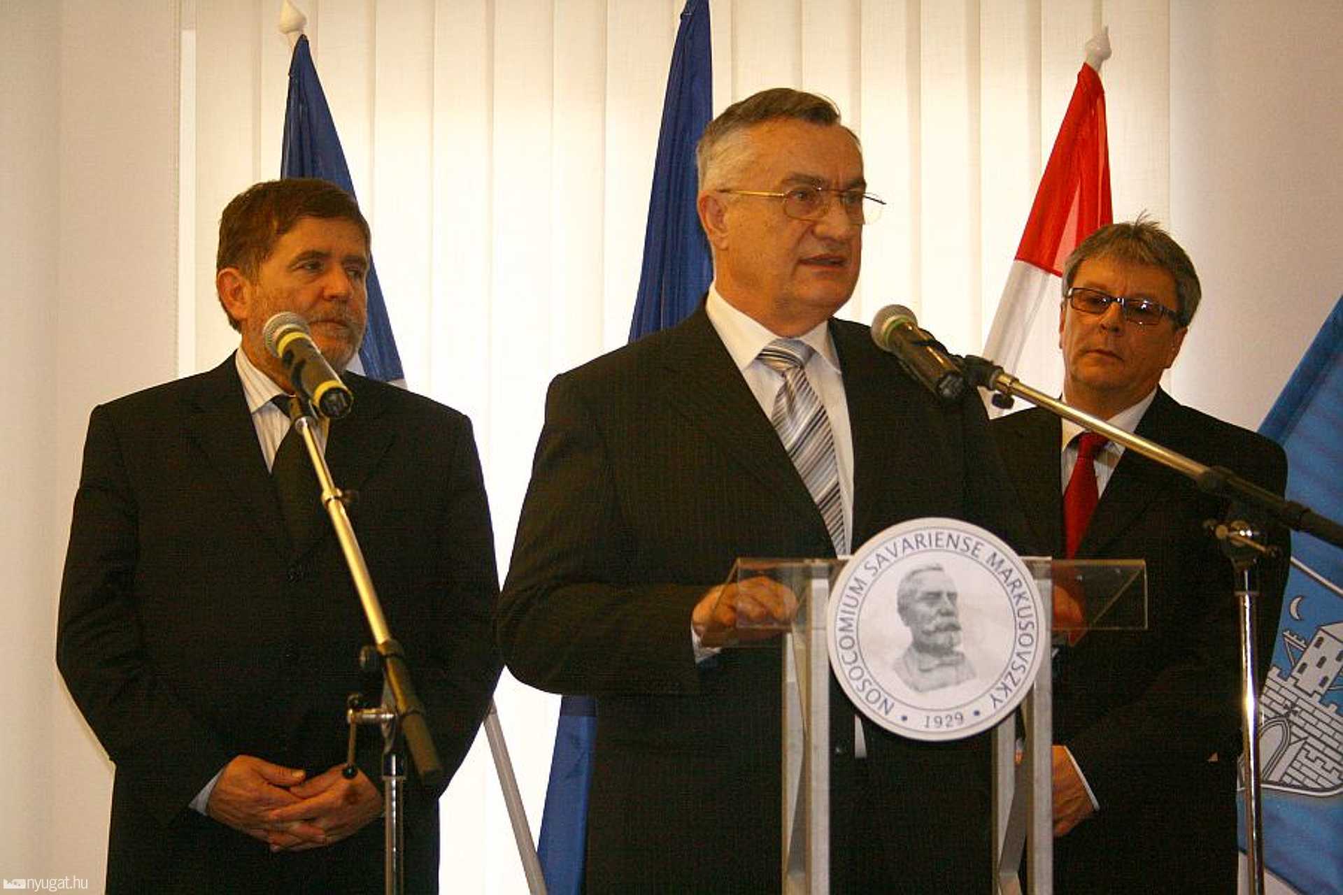 A 3 Teslás MR-berendezés átadó ünnapsége