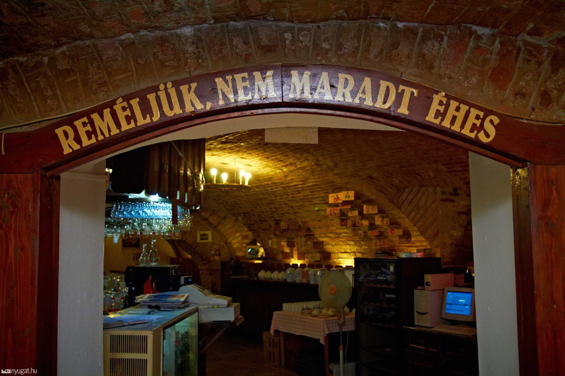 Gödör Étterem