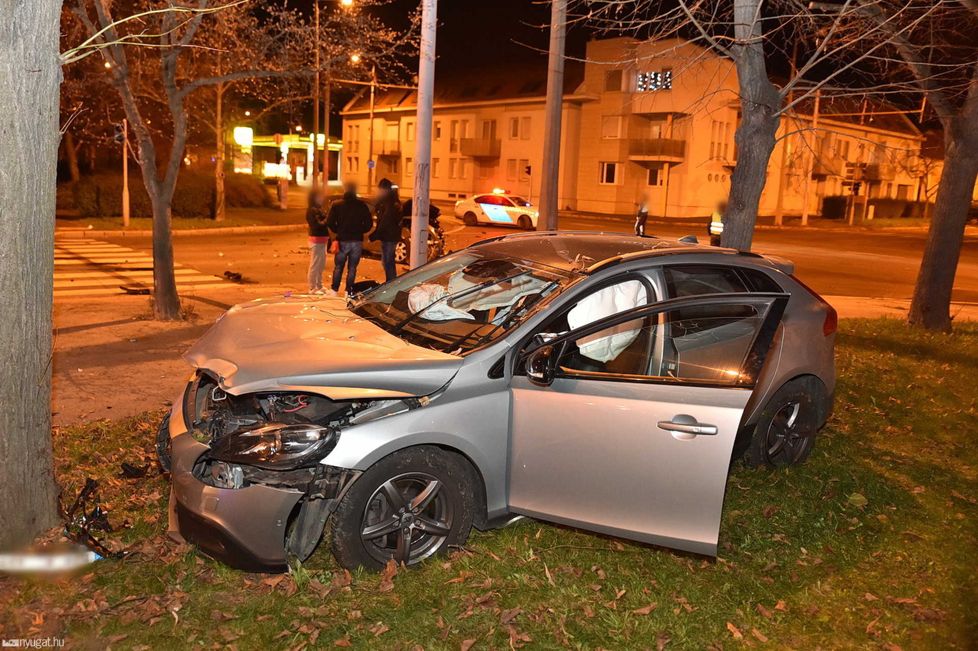 Opelbe robbant a Volvo Szombathelyen 