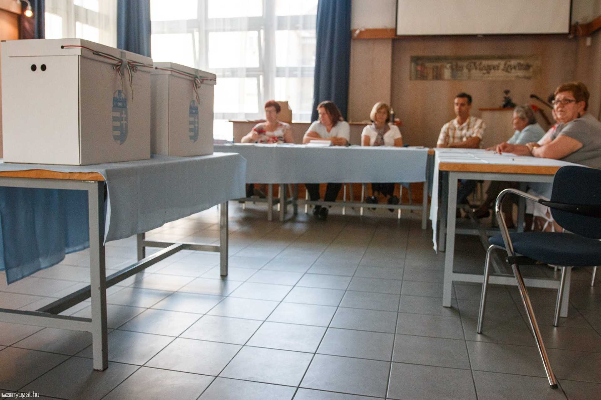 Szavazás a 40-es számú szavazókörben