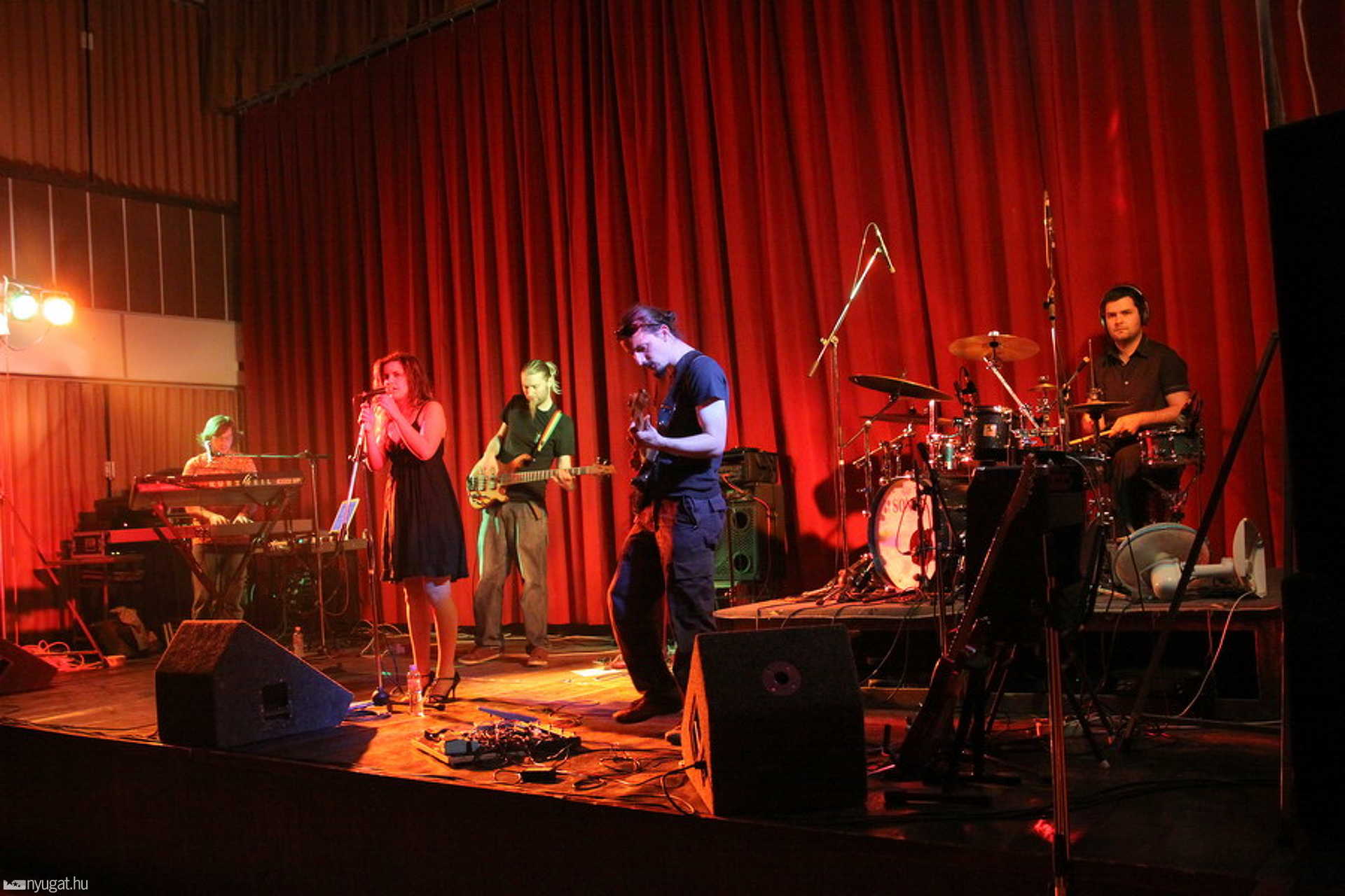 Voler Mouche és Bijou koncert a SIC-ben