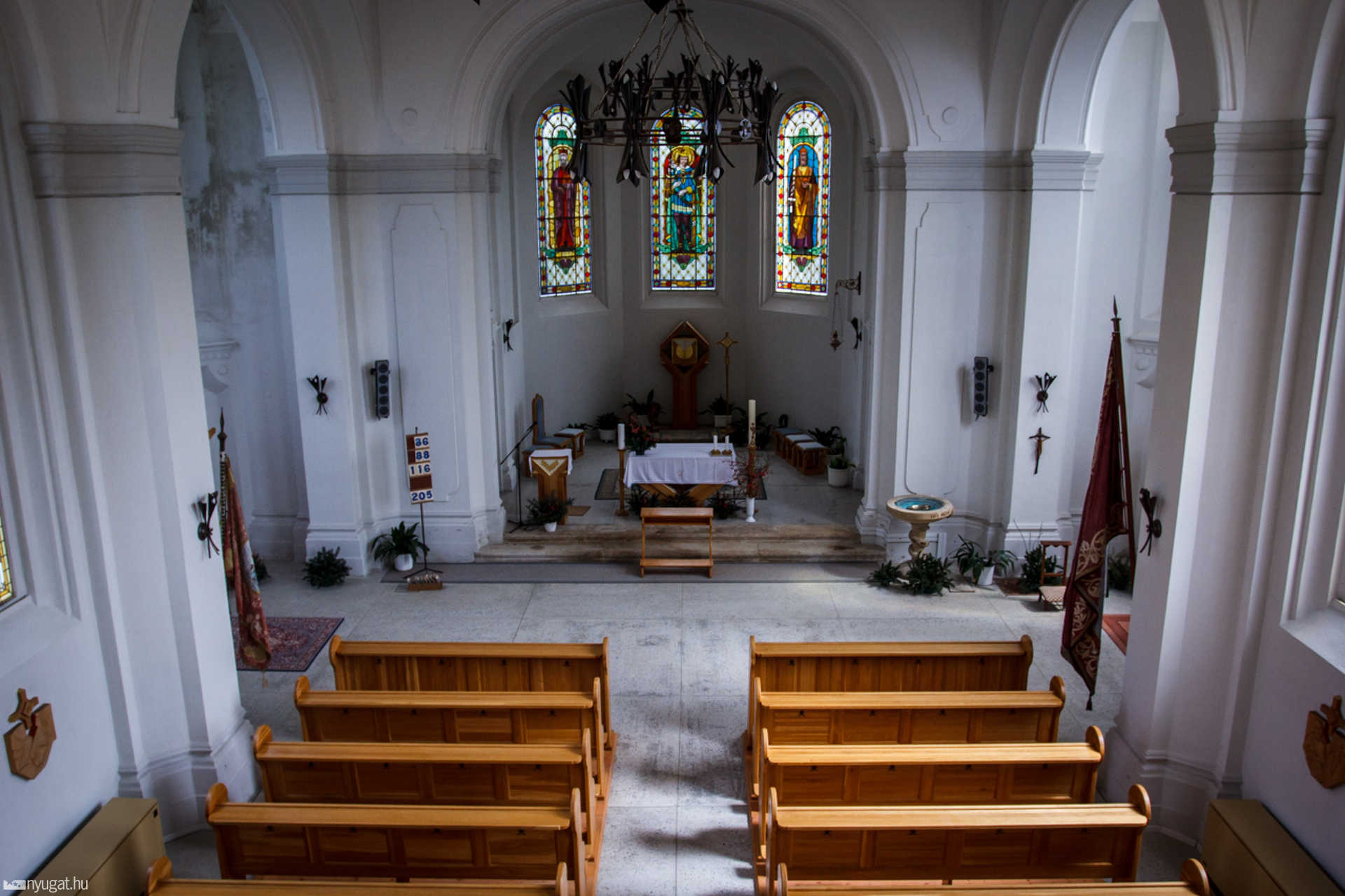 Szent Imre-templom, Rönök