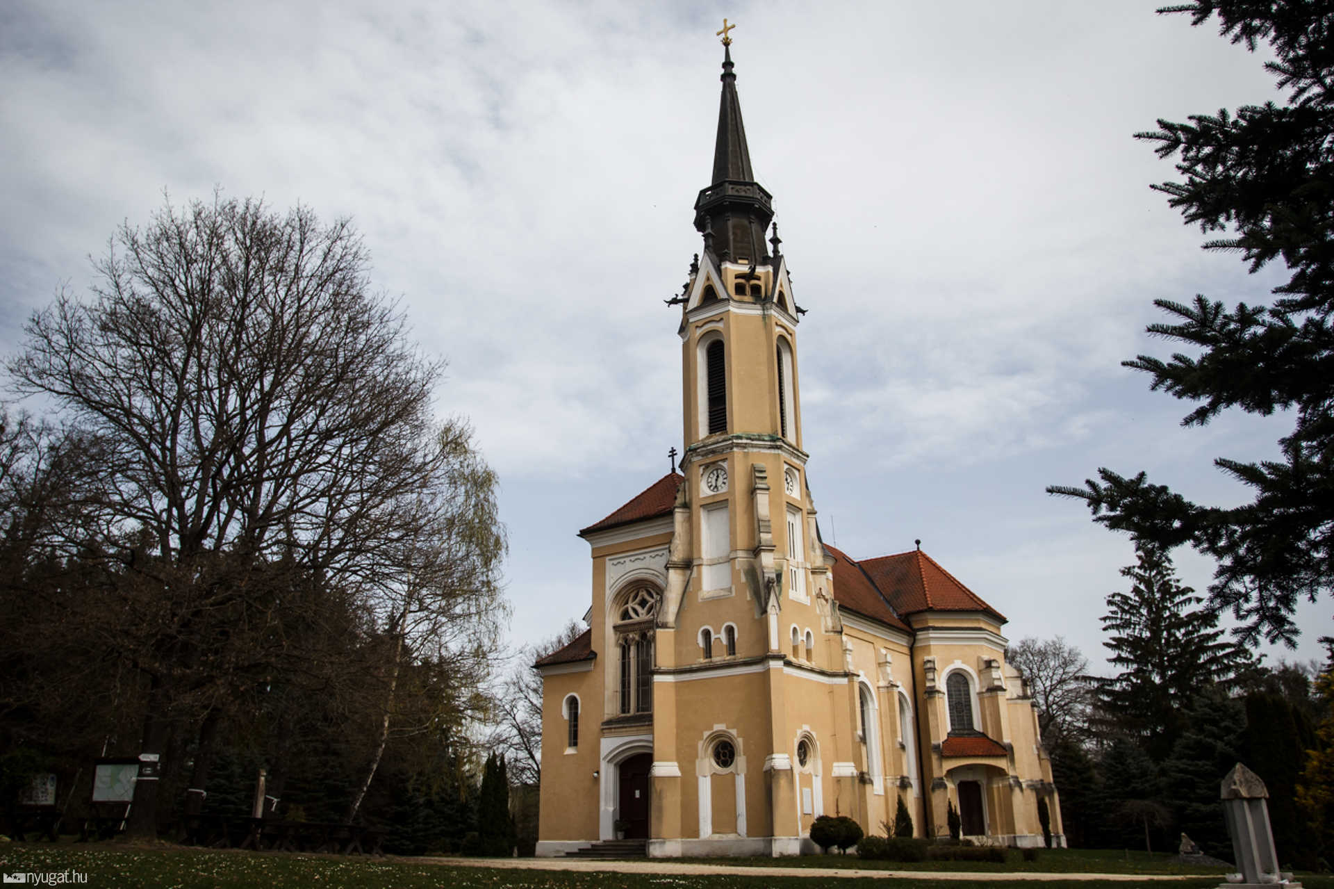 Szent Imre-templom, Rönök