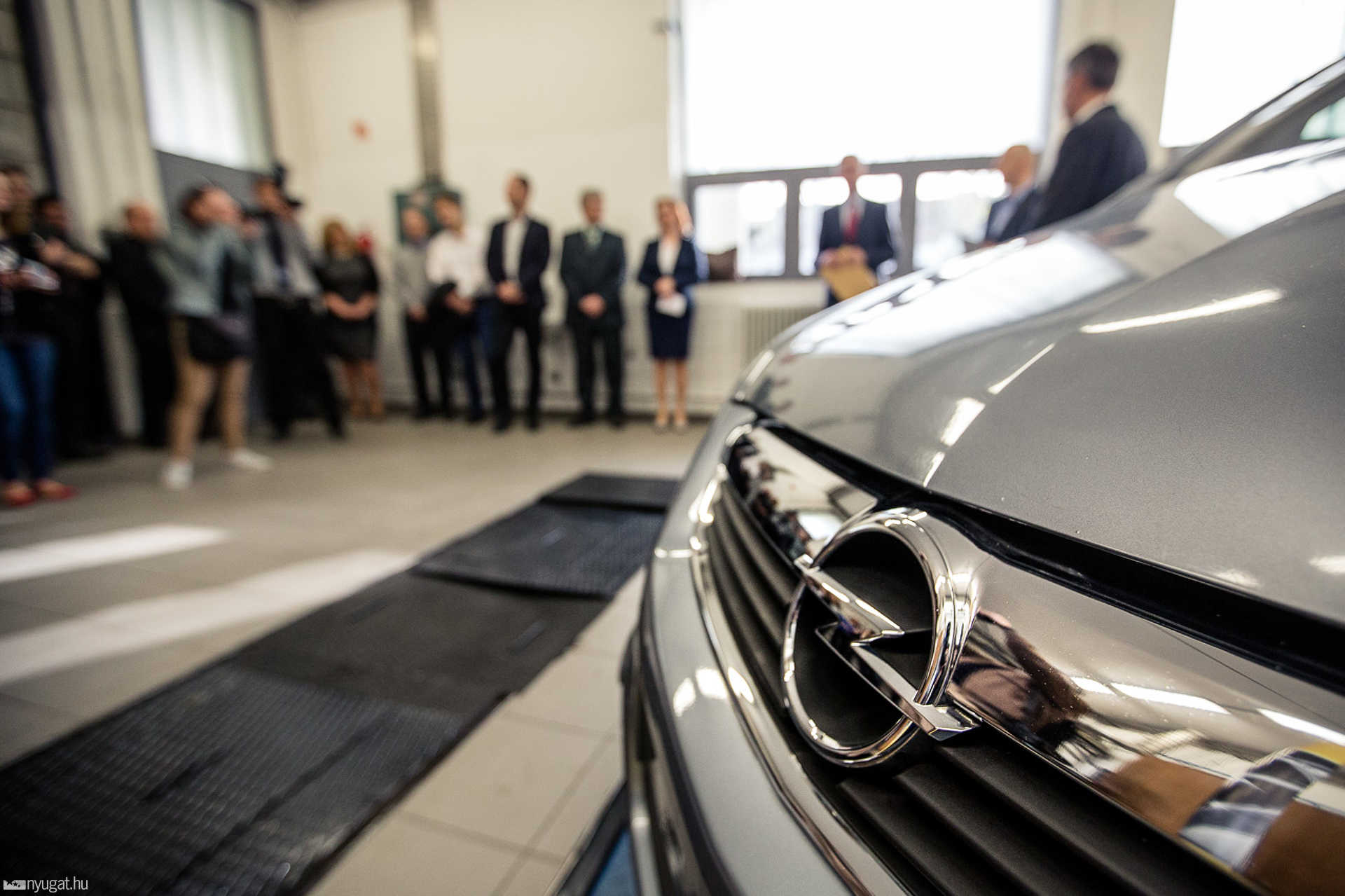 Opel Zafirát kapott a Savaria szakképző