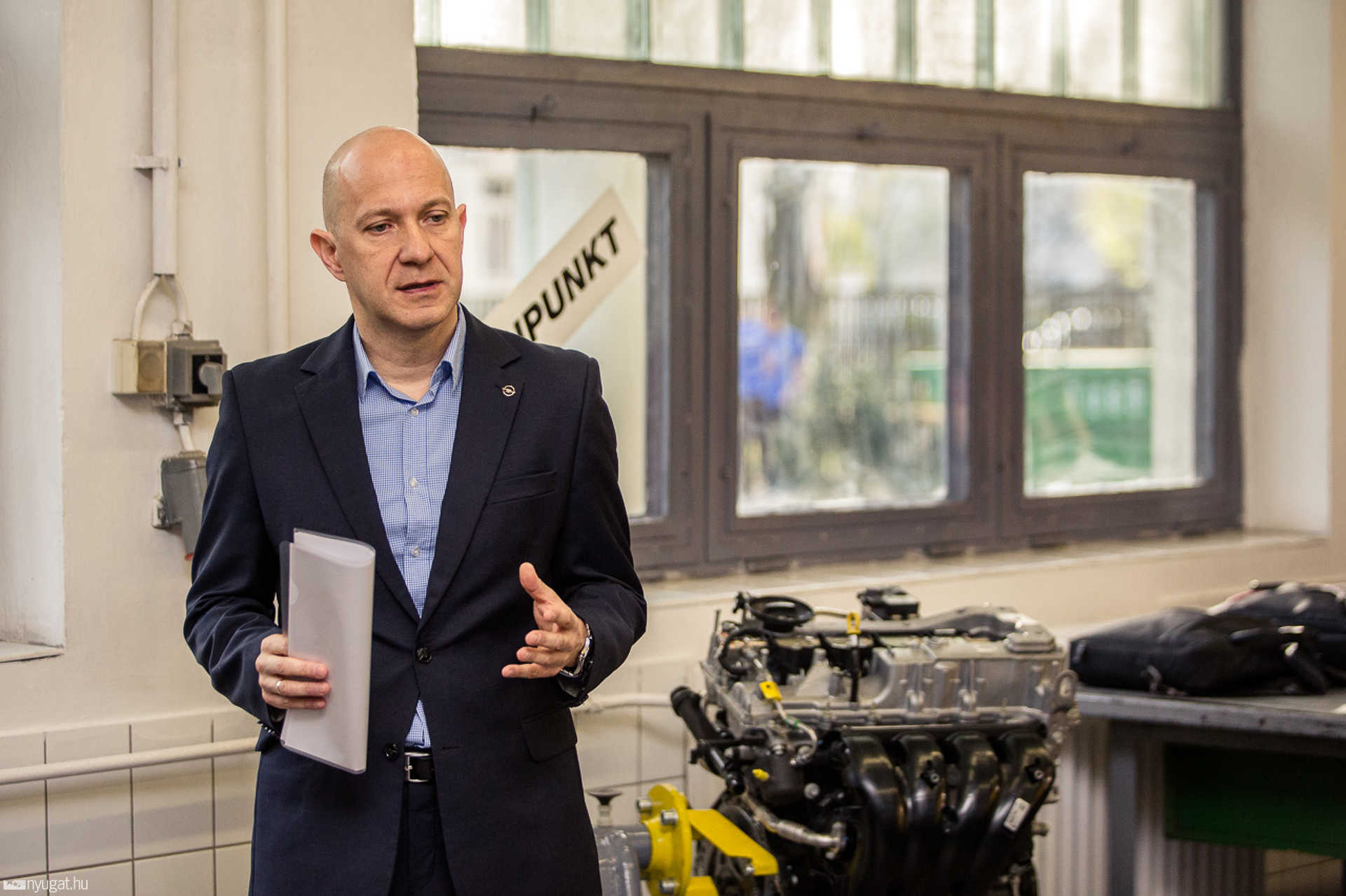 Opel Zafirát kapott a Savaria szakképző