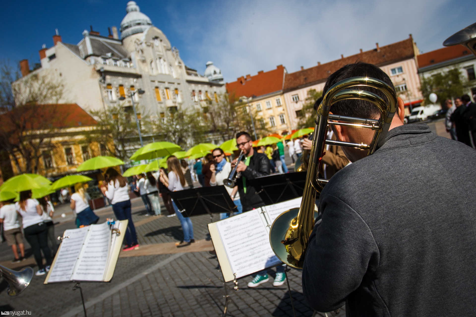 Távhő flashmob a Fő téren