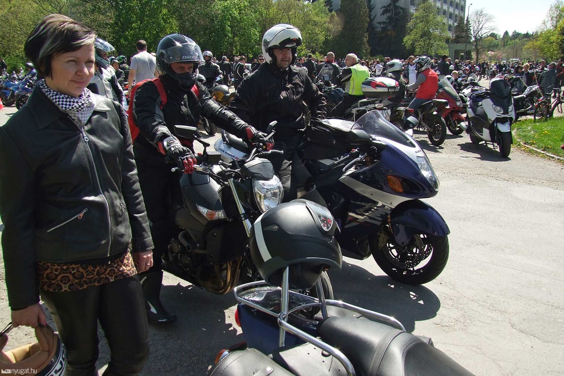 Tavaszi motoros felvonulás