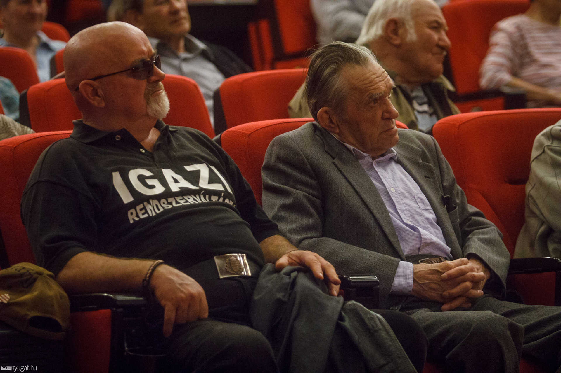 Jobbik lakossági fórum a Savaria moziban