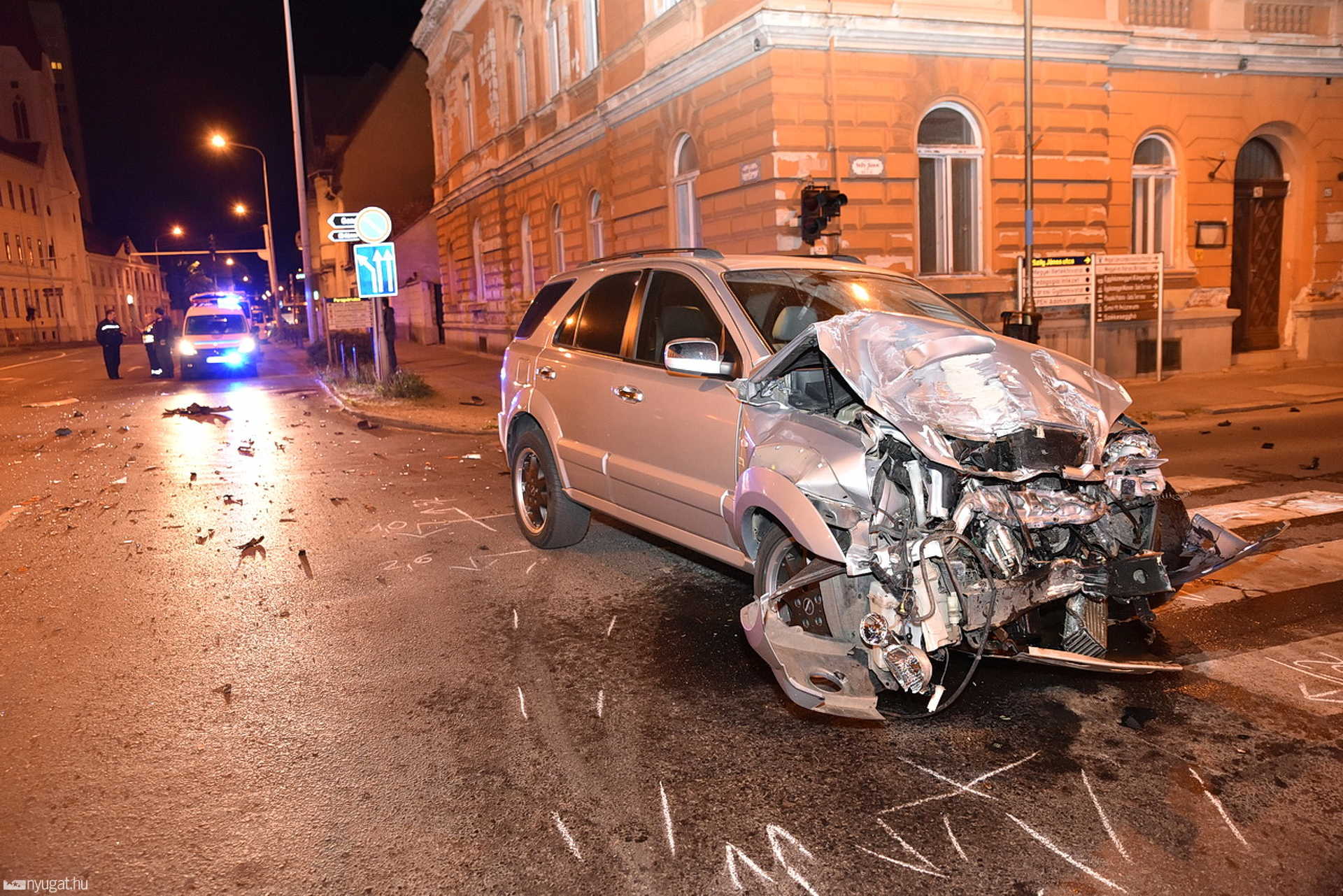 Busszal ütközött egy KIA Szombathelyen