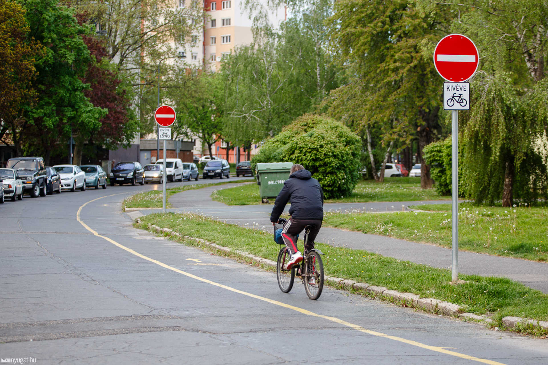 Két irányba kerékpározható egyirányú utca Szombathelyen