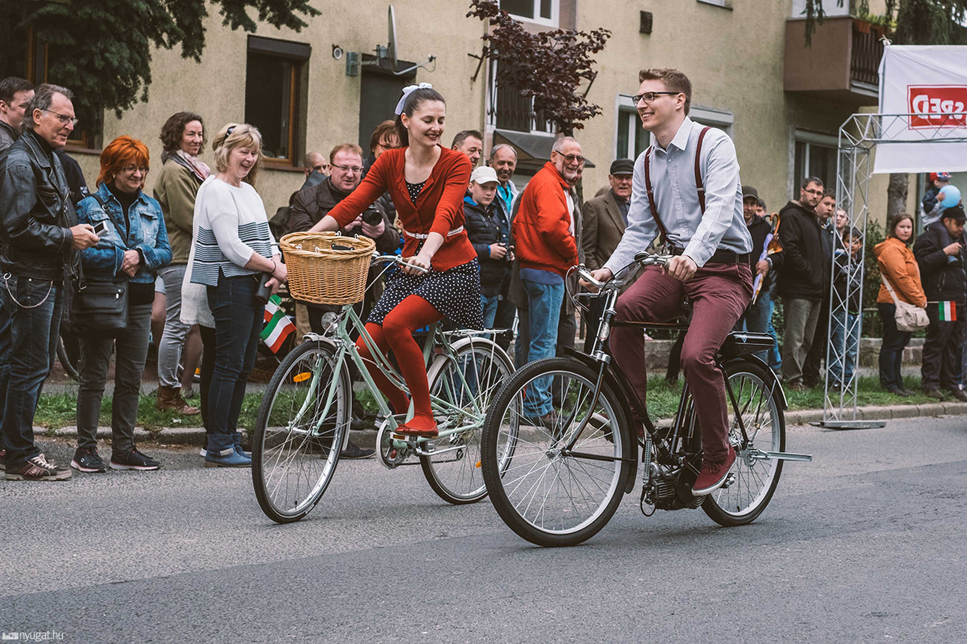 Retro felvonulás május elsején