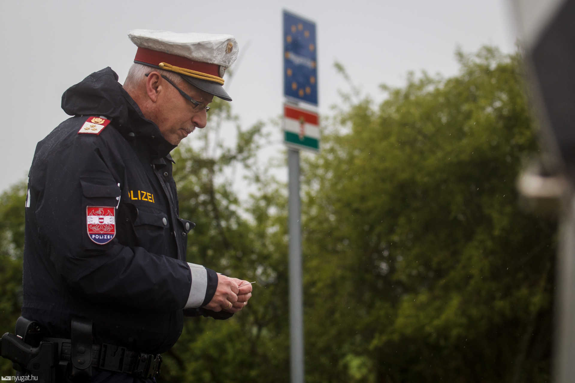 Ellenőrzés a határon Pinkamindszentnél