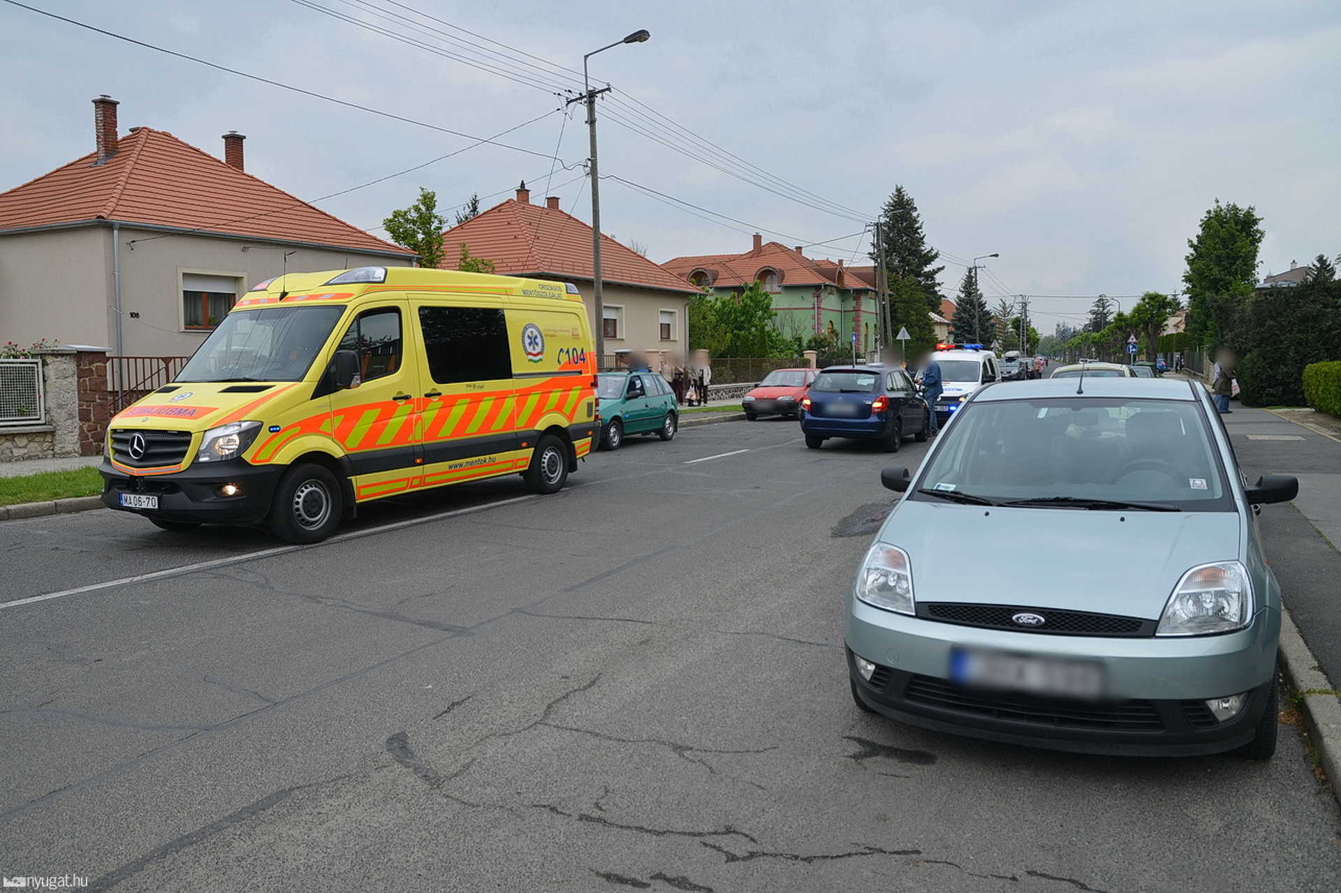 Elgázoltak egy fiút Szombatelyen a Rákóczi Ferenc utcában