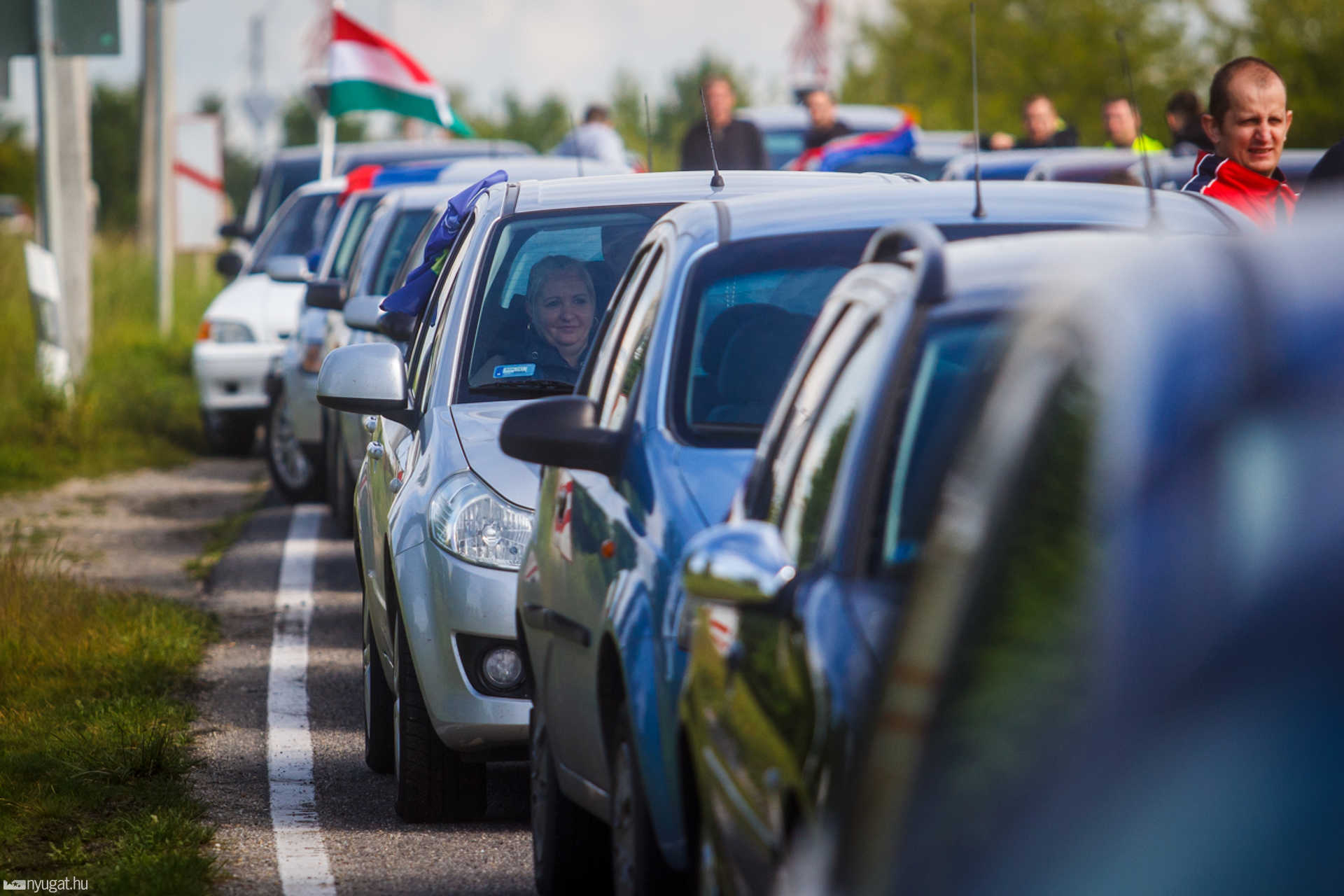 Szakszervezeti tüntetés a LuK-nál