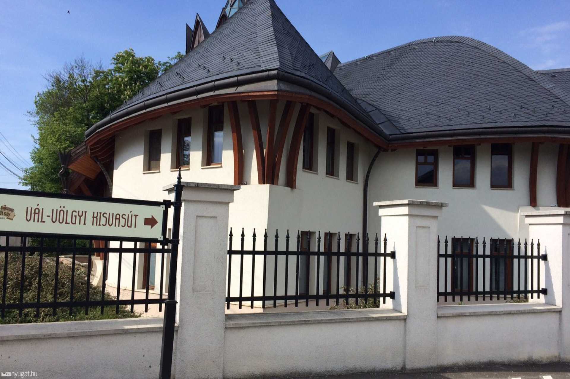 Hatalmas és szép