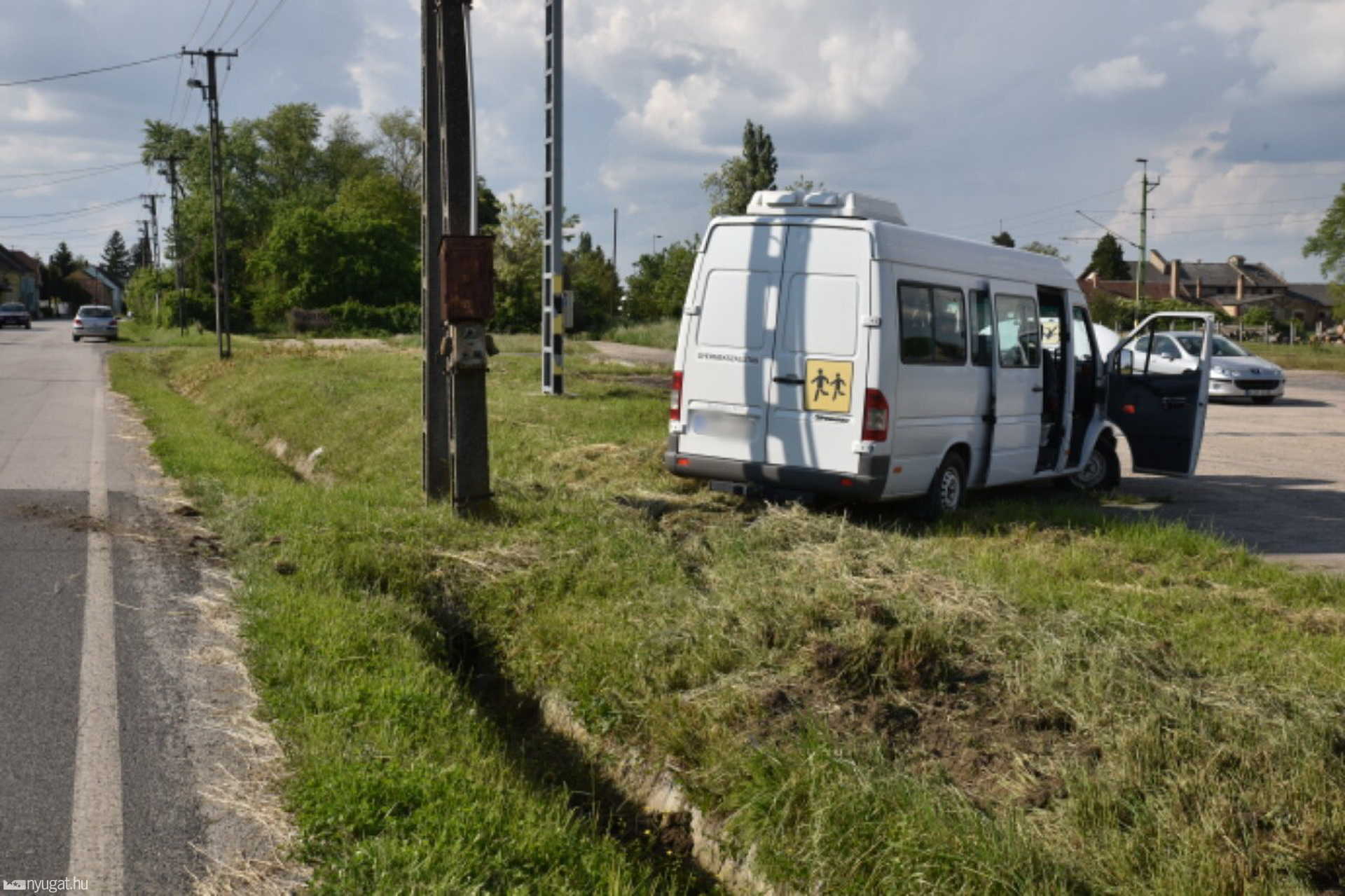 Iskolabusz szenvedett balesetet Jánosháza határában