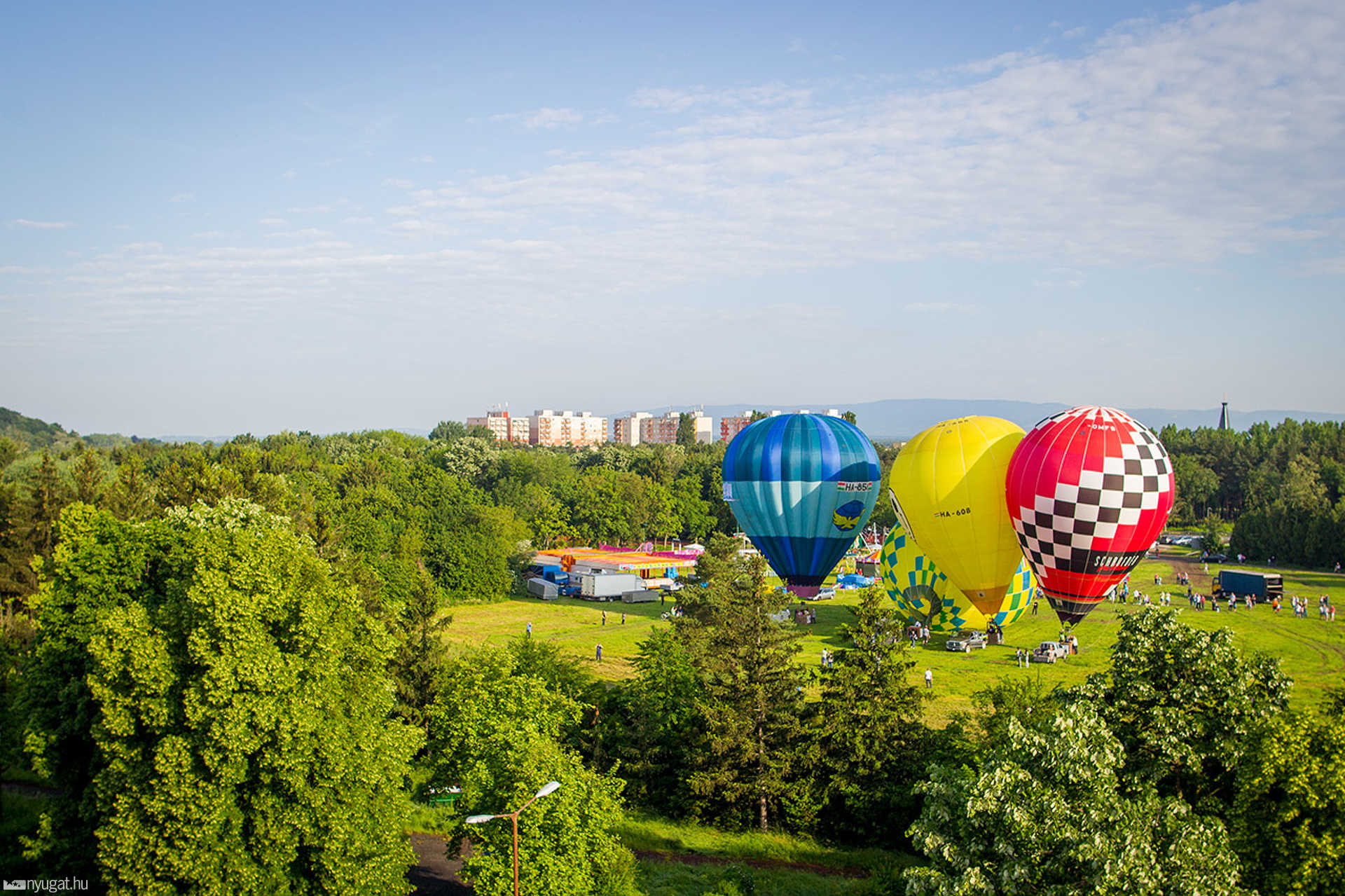 Hőlégballonnal a város felett