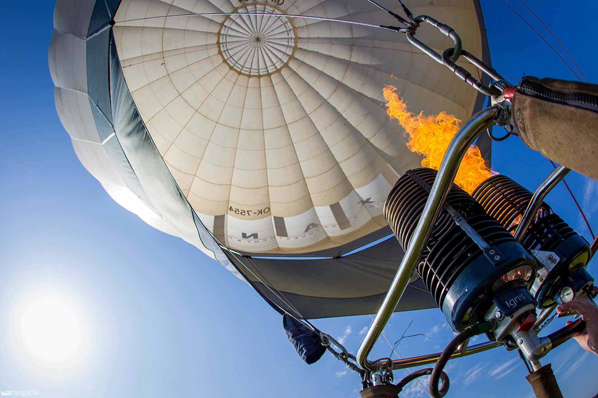 Hőlégballonnal a város felett