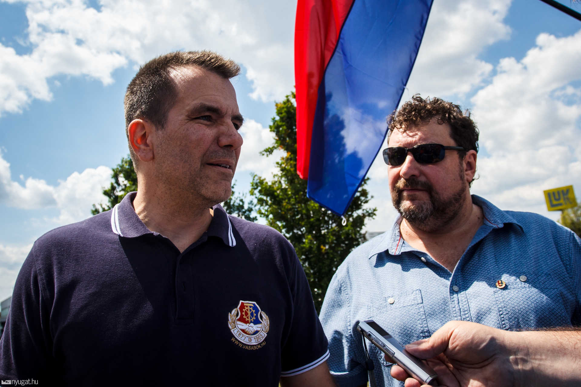 A Vasas Szakszervezeti Szövetség demonstrált a LuK-nál
