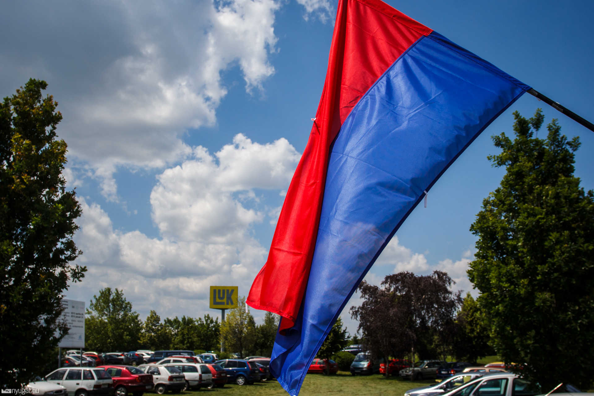 A Vasas Szakszervezeti Szövetség demonstrált a LuK-nál