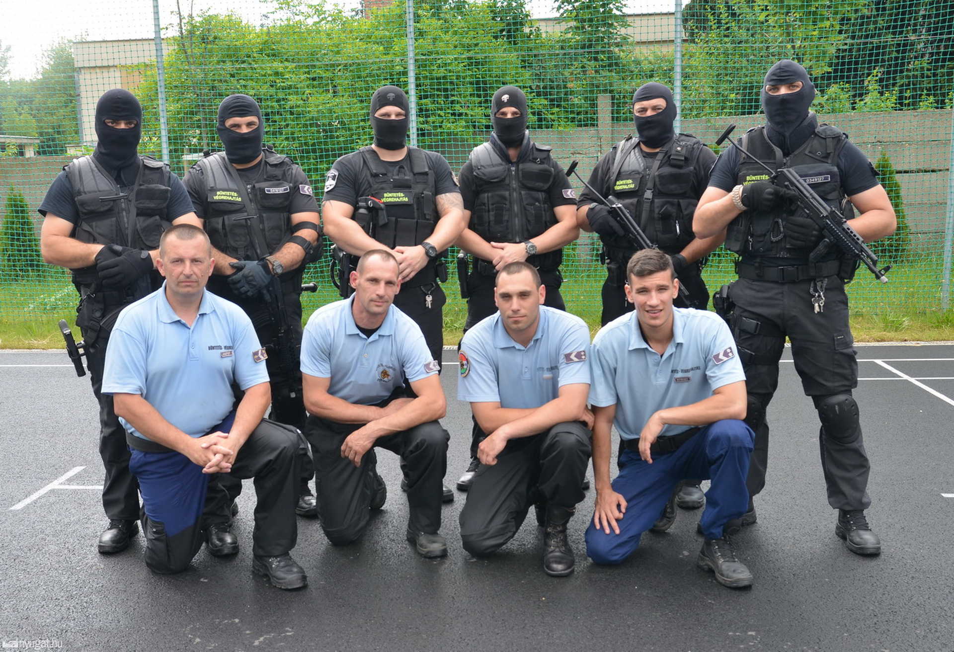 A büntetés-végrehajtás műveleti bemutatója a szombathelyi Brenner János iskolában