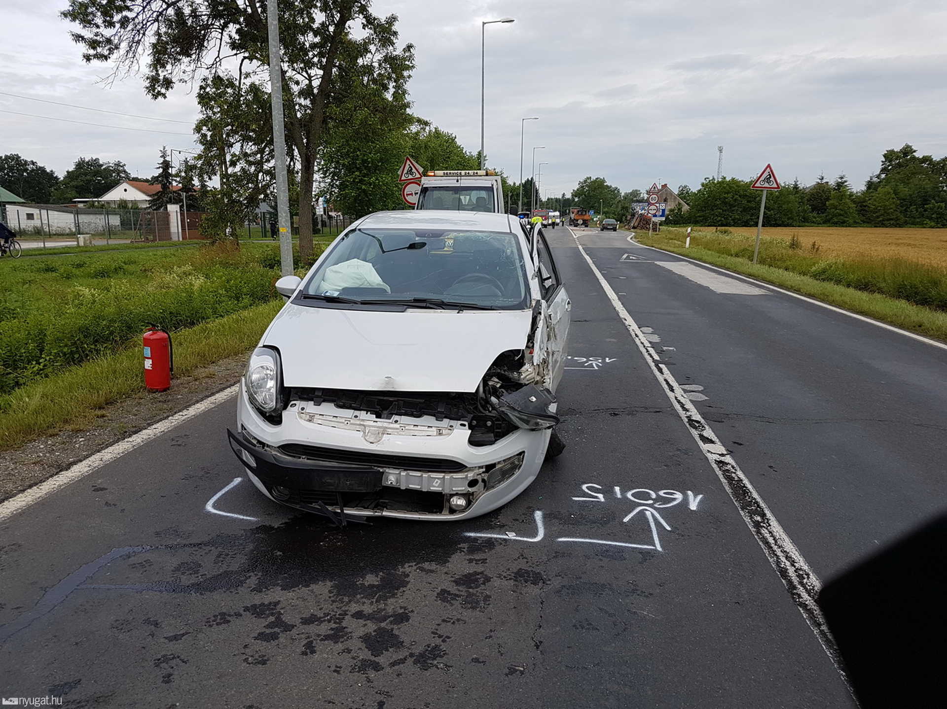 Árokba hajtott a kamion Rátótnál