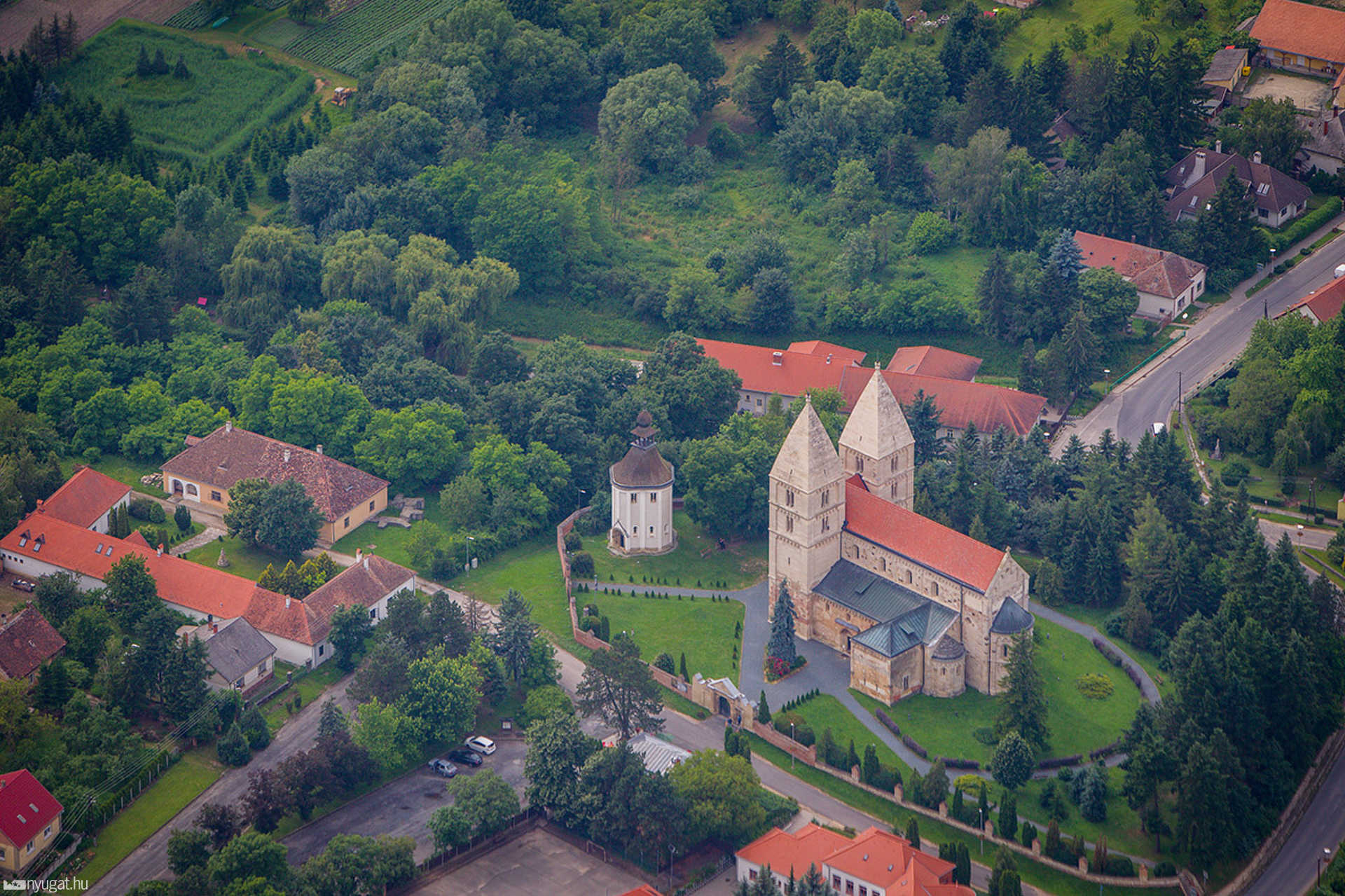 A Jáki templom