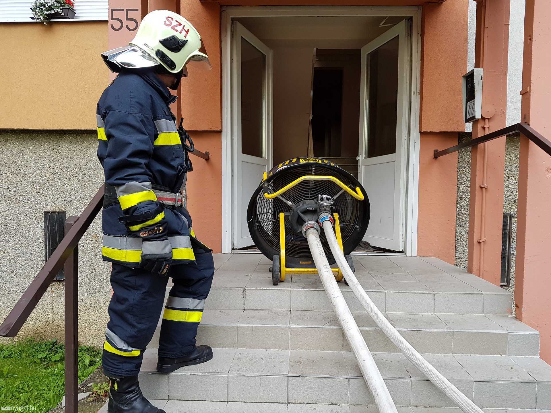 Kigyulladt lakás a Váci Mihály utcában