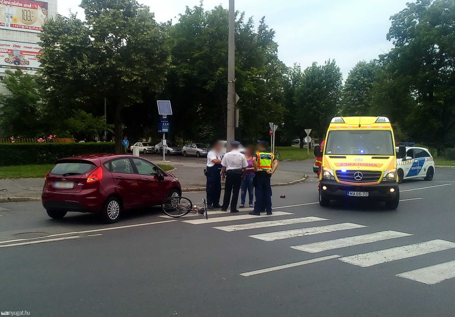 Autó elé vágott egy kerékpáros Szombathelyen