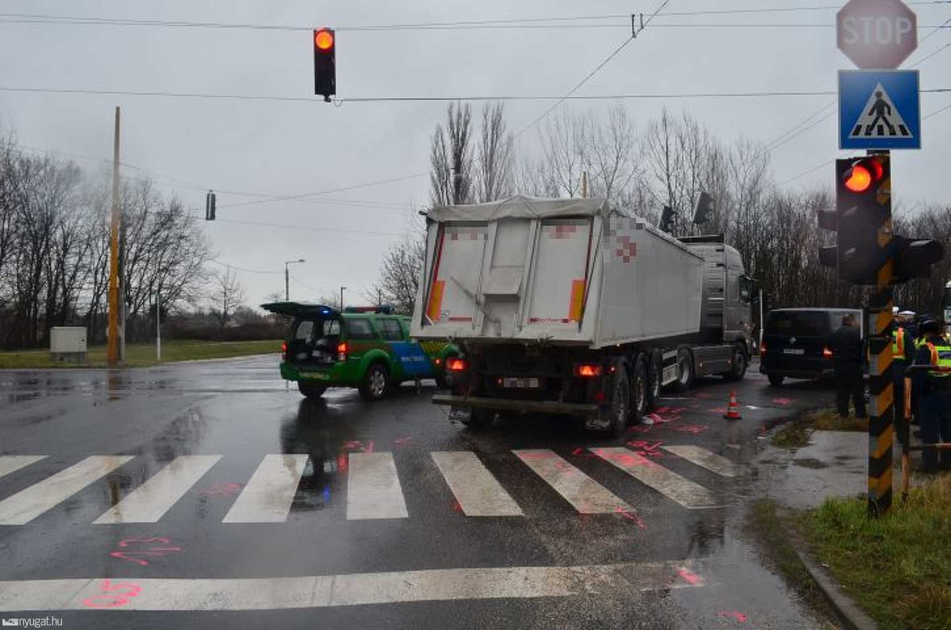 Kamionos gázolt biciklist Győrben