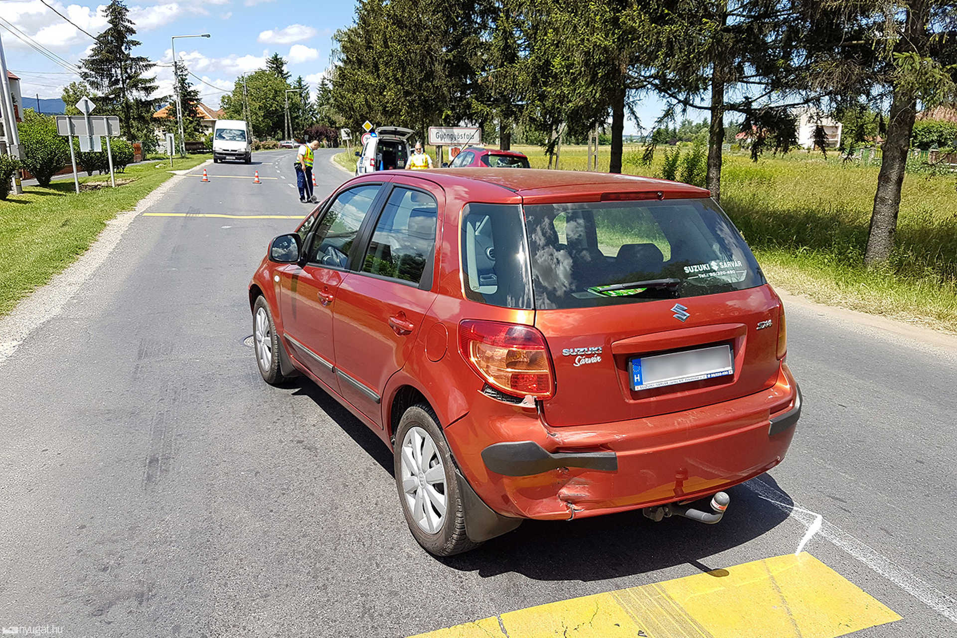 Kanyarodó autó hátuljának ütközött egy osztrák a 87-es főúton