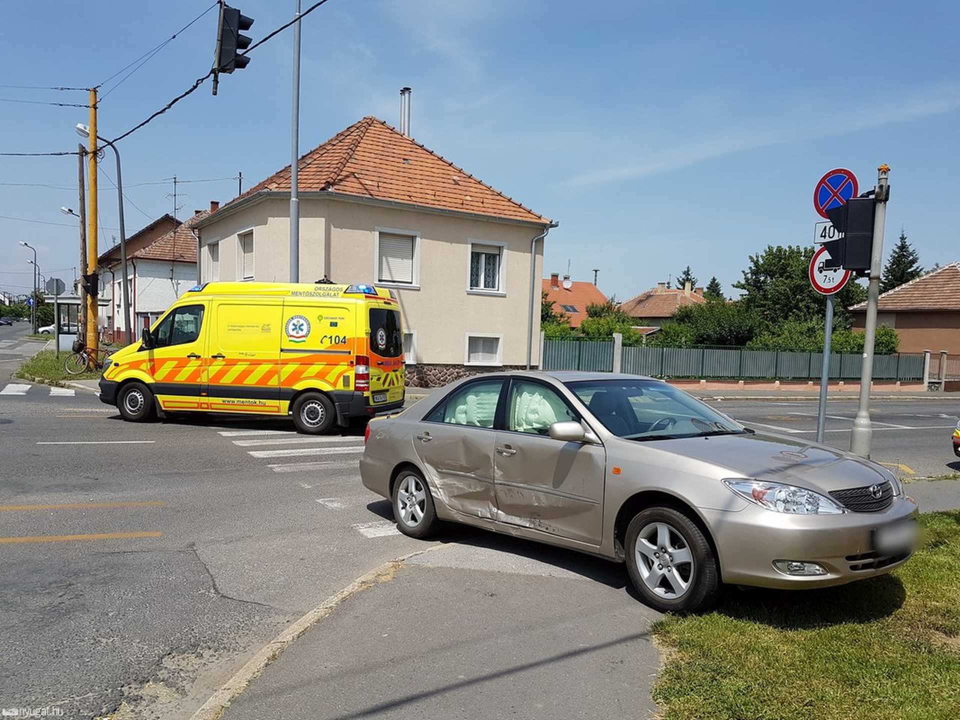 Baleset a Szent Gellért és a Rumi út kereszteződésében