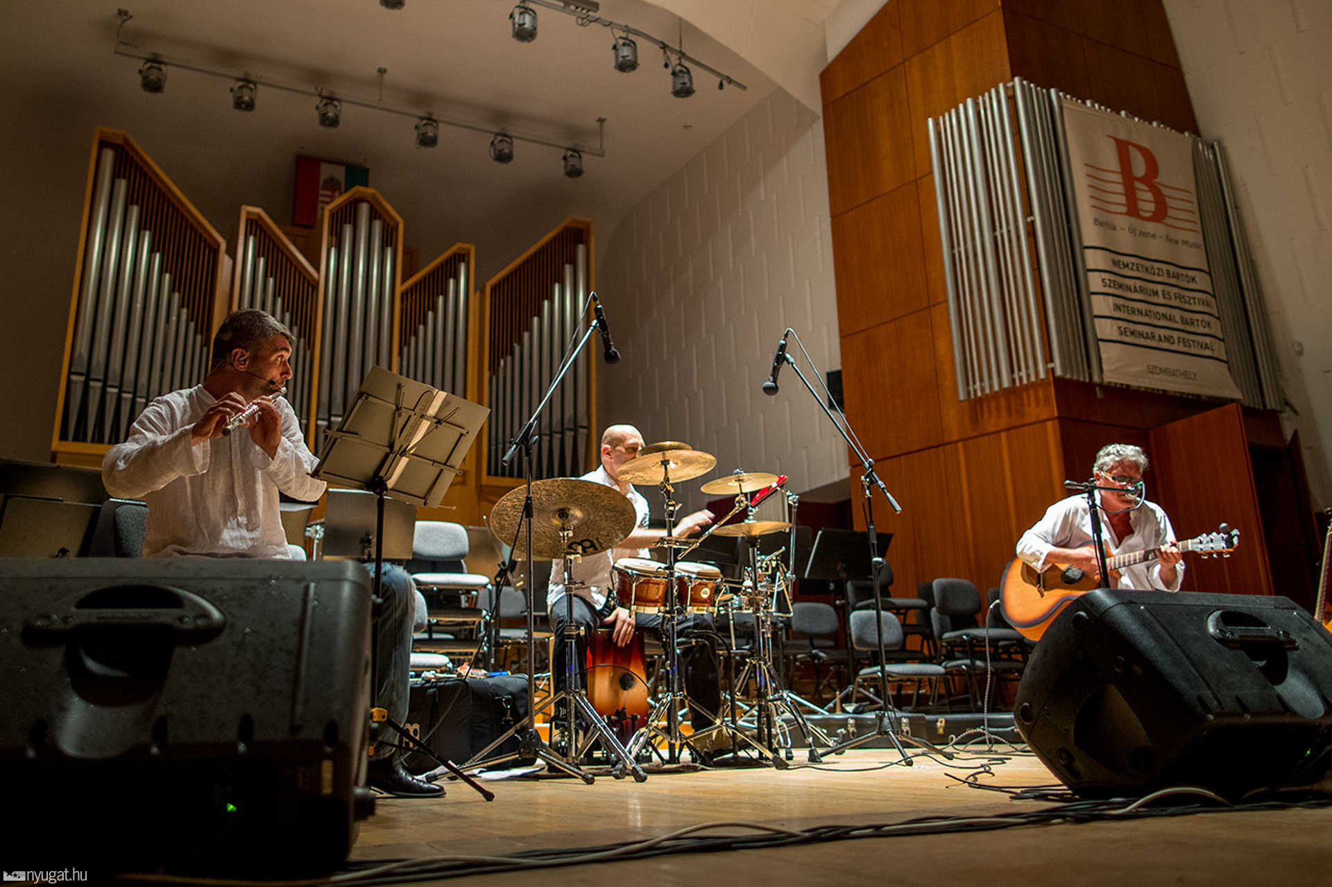 Karácsony János James koncert a Bartók teremben