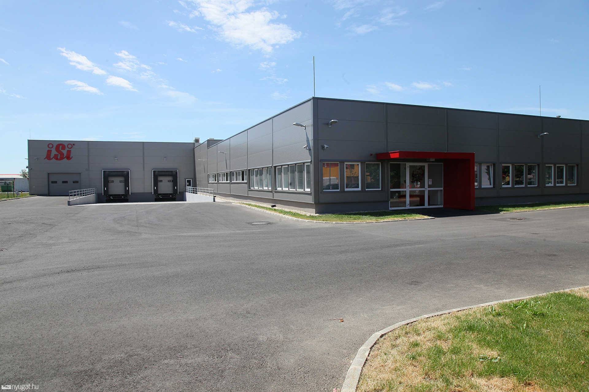 Folyamatos bővítések és álláslehetőségek a szombathelyi iSi Automotive