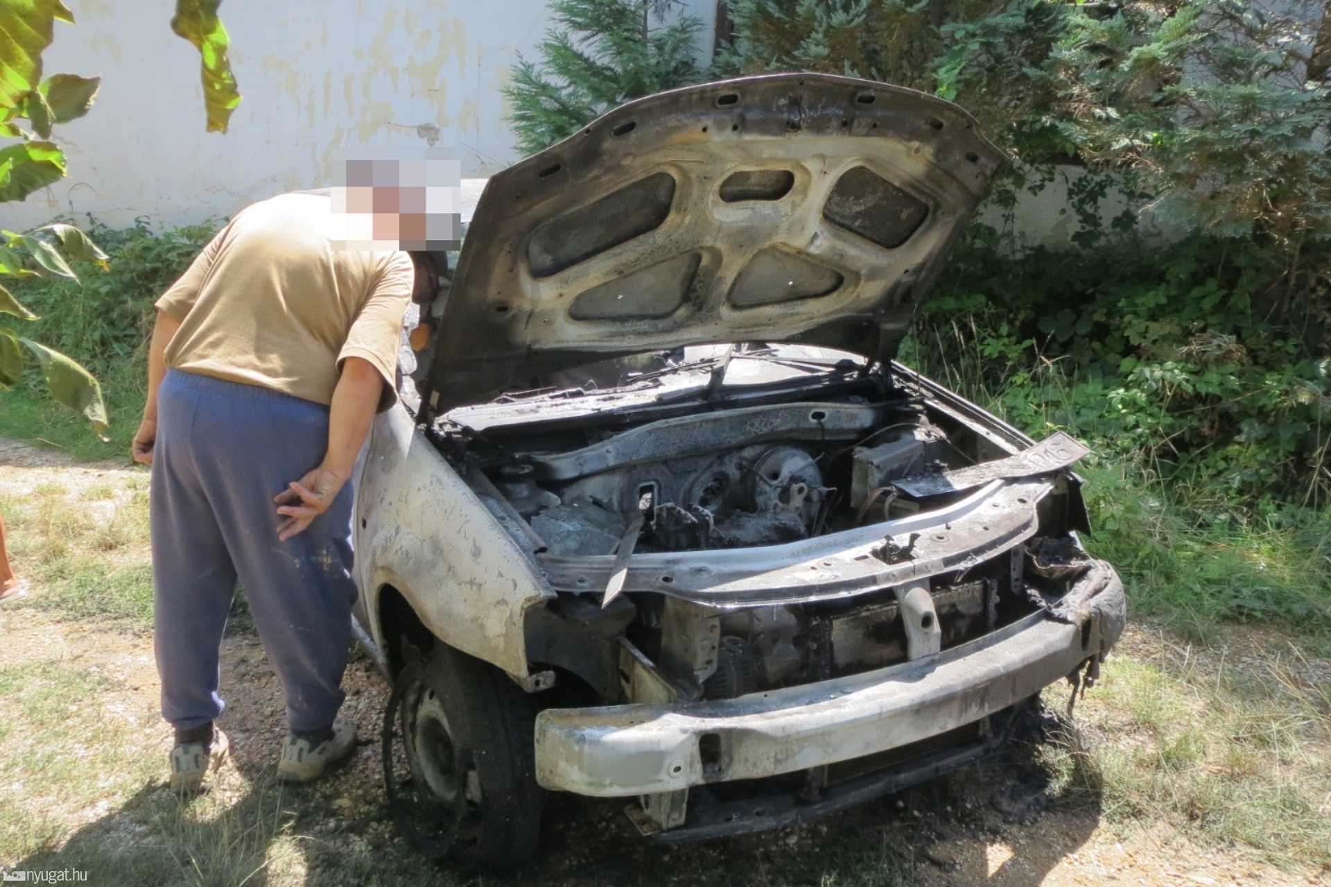 Porig égett egy épület és egy autó Ispánkon