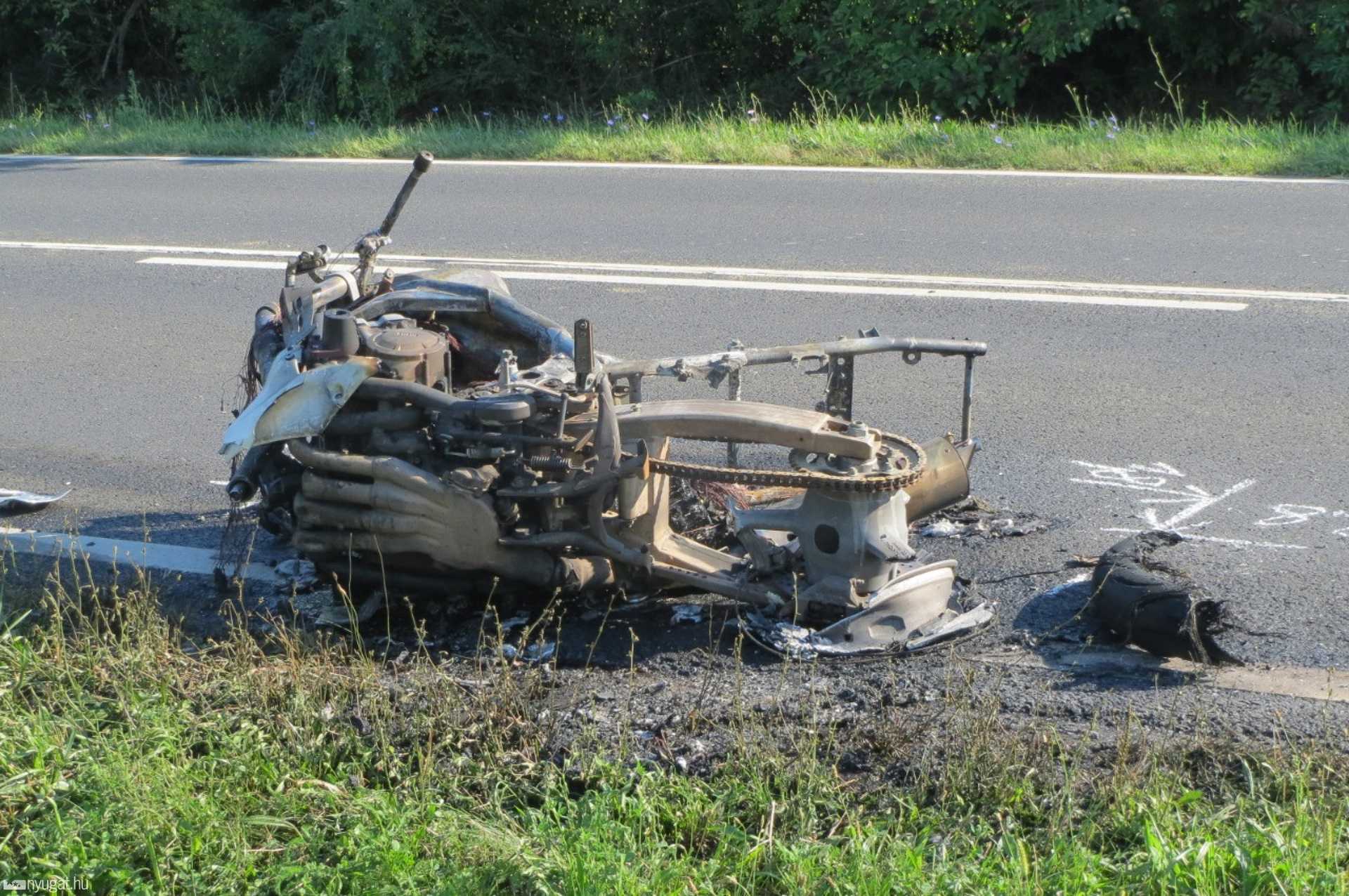 Halálos motorbaleset a 84-es főúton